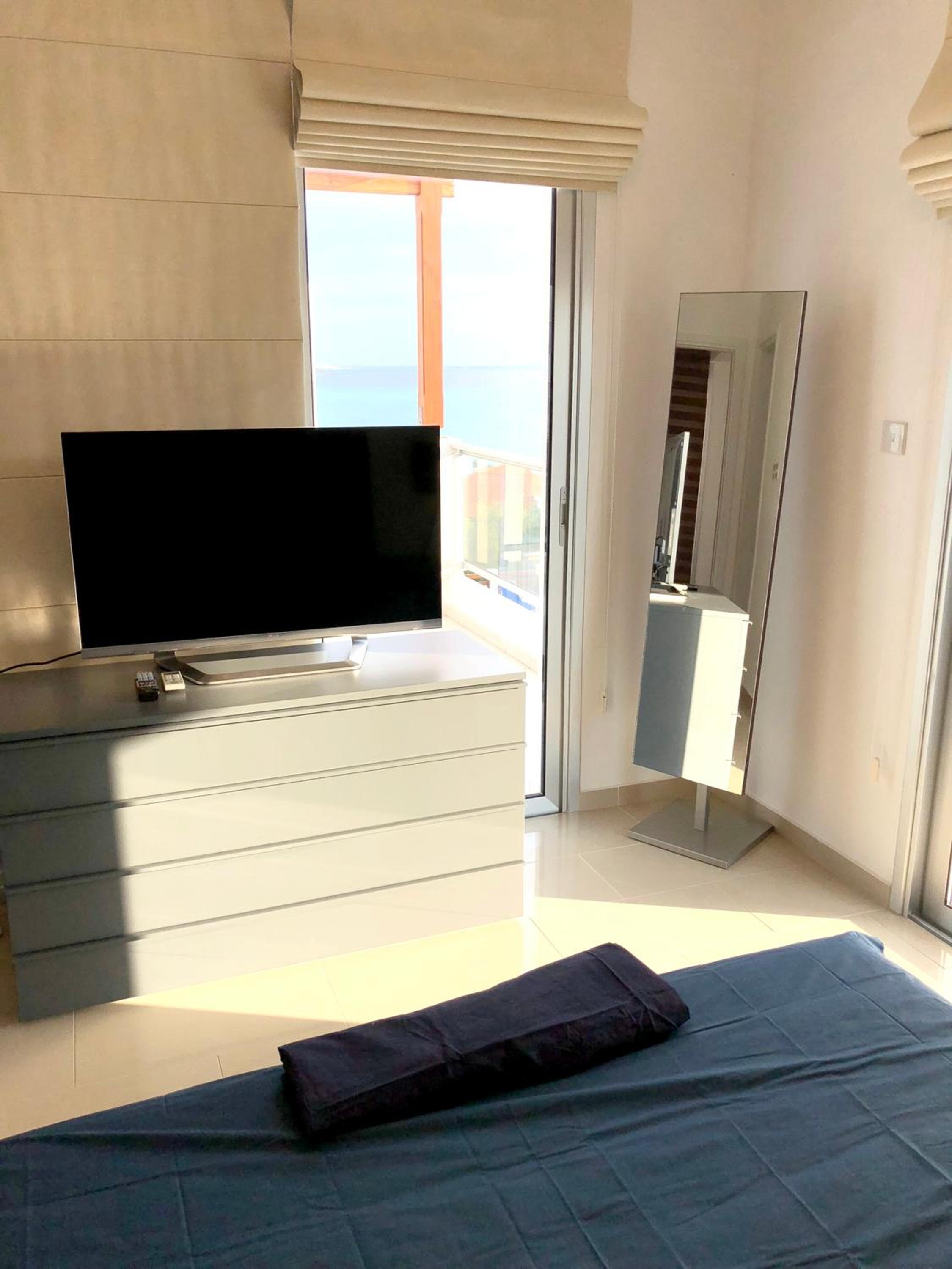 Elegant Villa in Peyia with Sea View and Private Pool