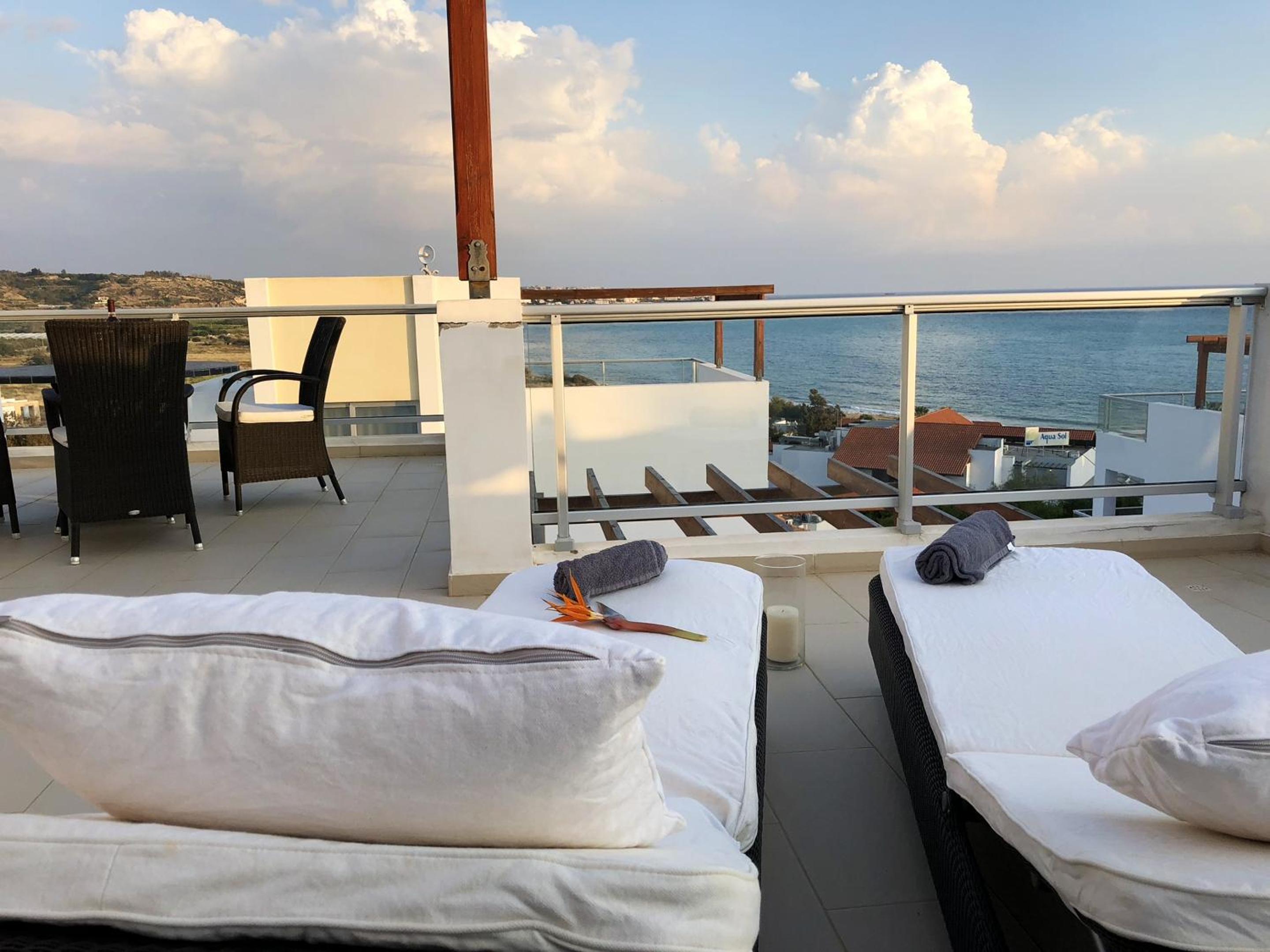 Elegant Villa in Peyia with Sea View and Private Pool