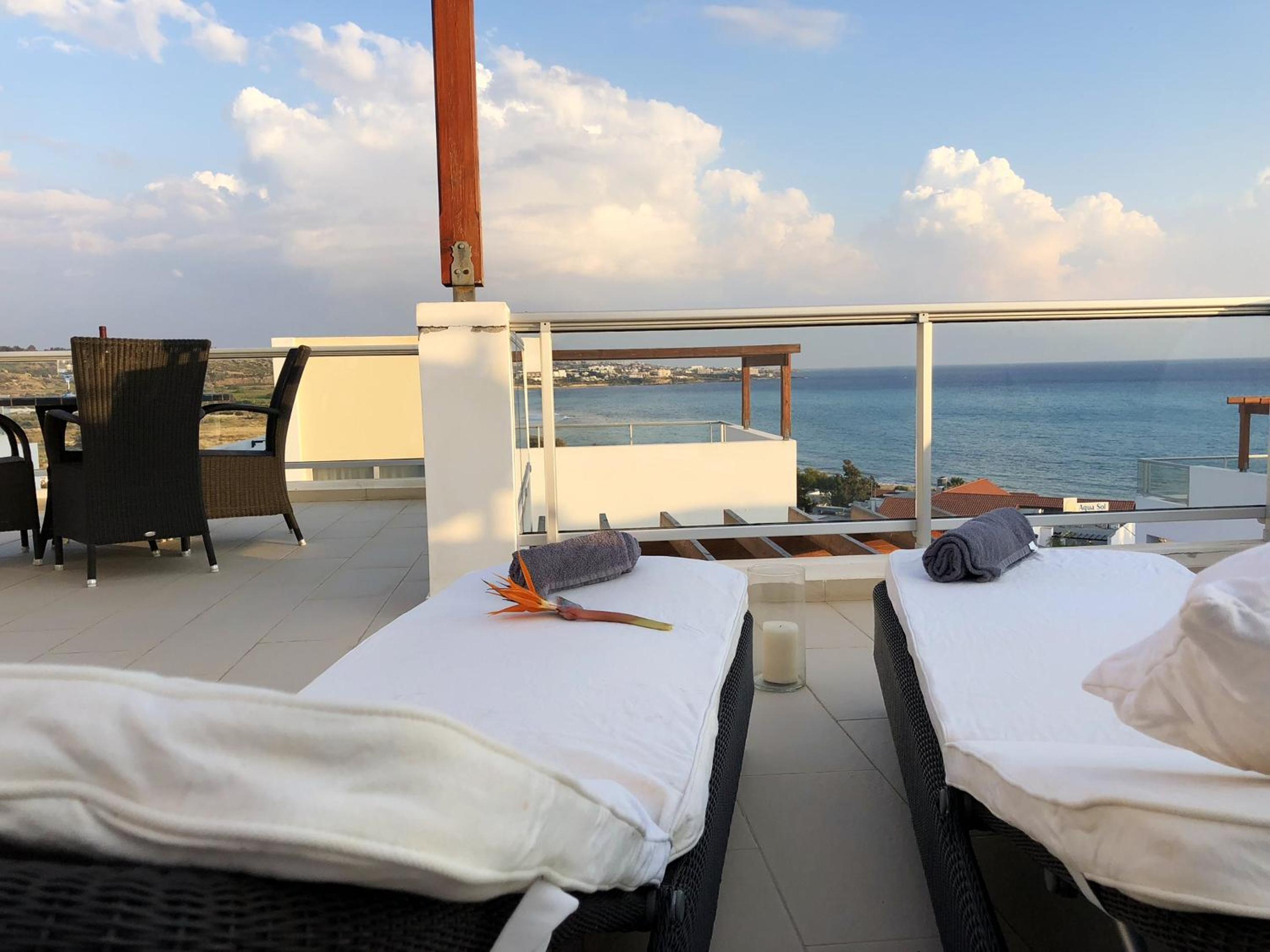 Elegant Villa in Peyia with Sea View and Private Pool
