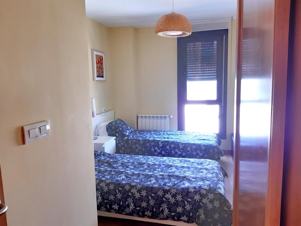 2 bedrooms appartement with terrace at Puerto de Vega 3 km away from the beach