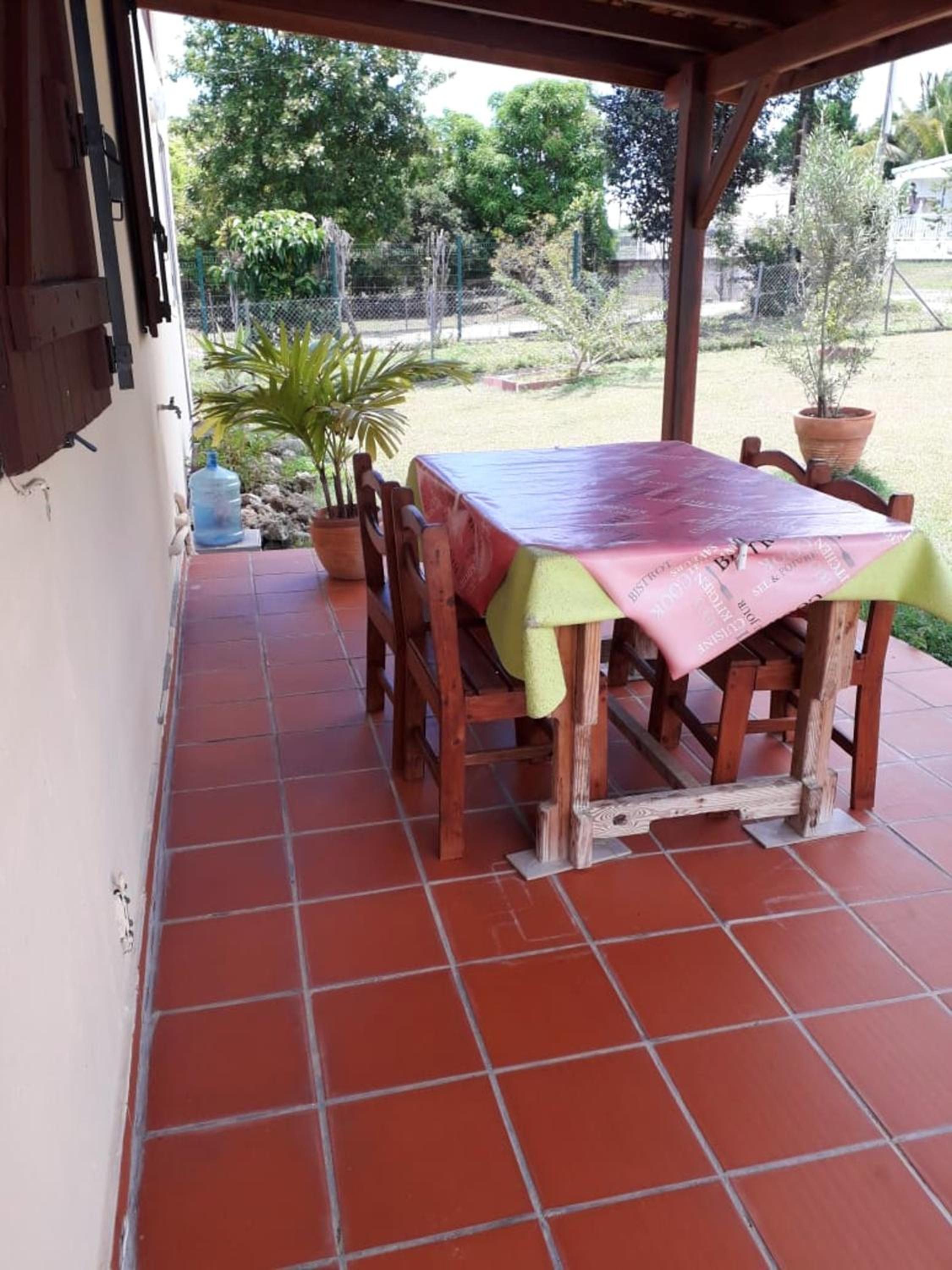 Appartement confortable avec jardin cloture au Moule 80 m² view 3