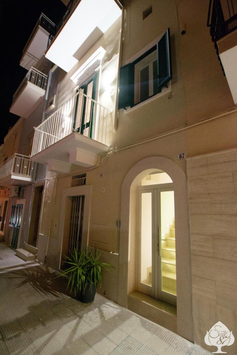 One bedroom appartement with jacuzzi furnished balcony and wifi at Monopoli 3 km away from the beach view 3