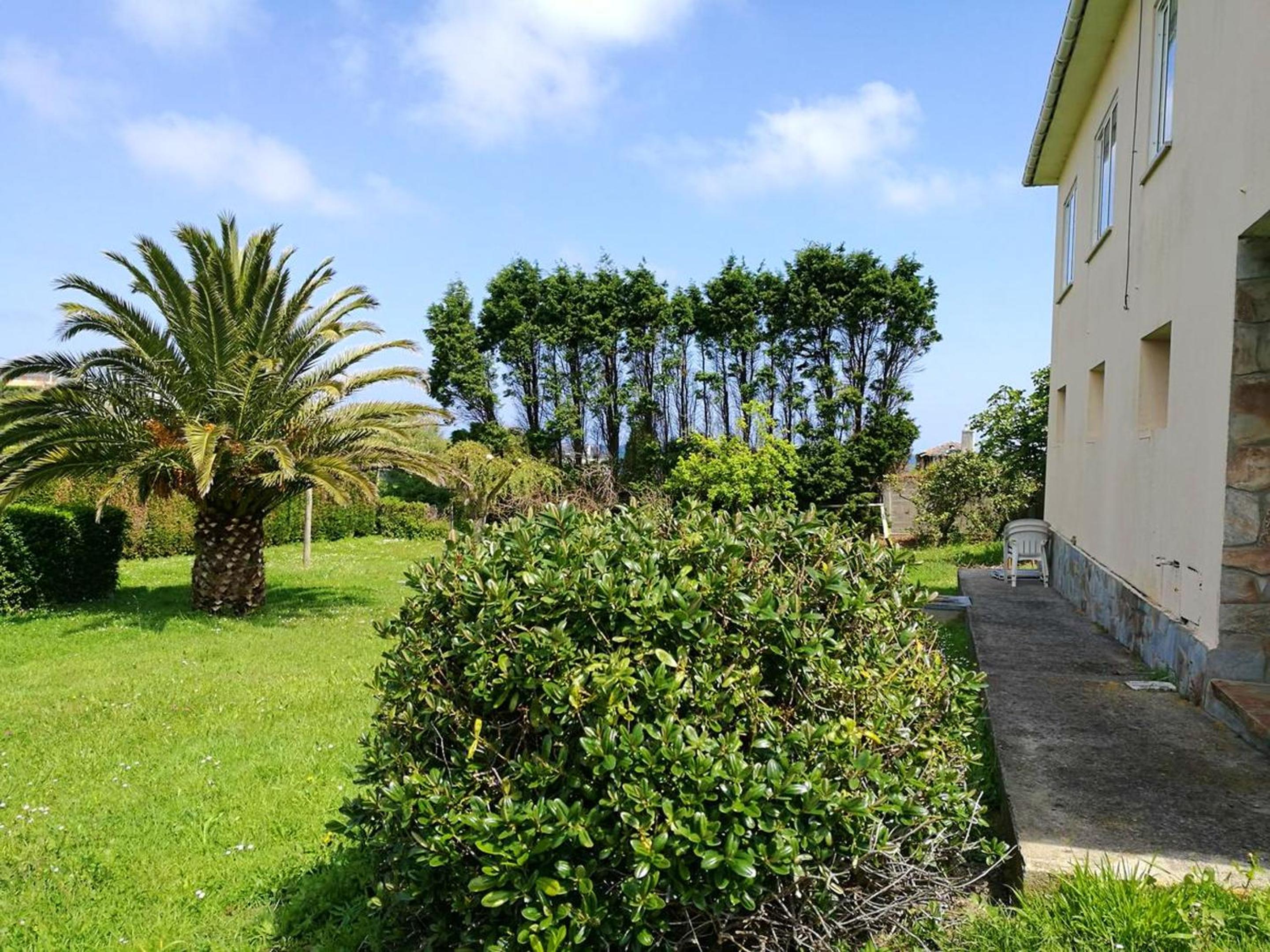Charming House in Nois Lugo with Terrace and Garden view 2