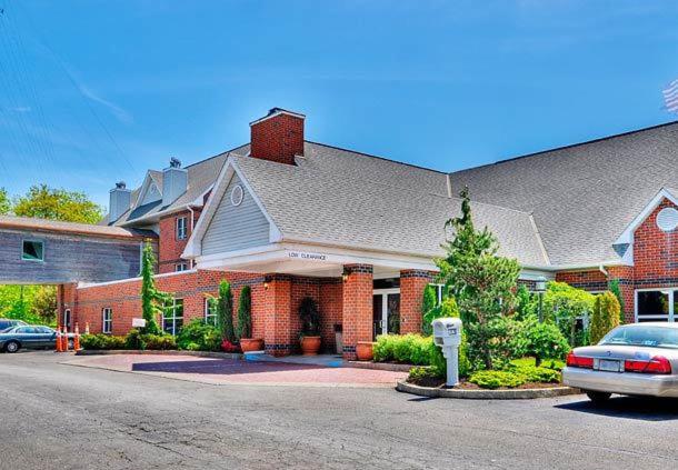 Hotel Hawthorn Suites by Wyndham Erie - Image 1