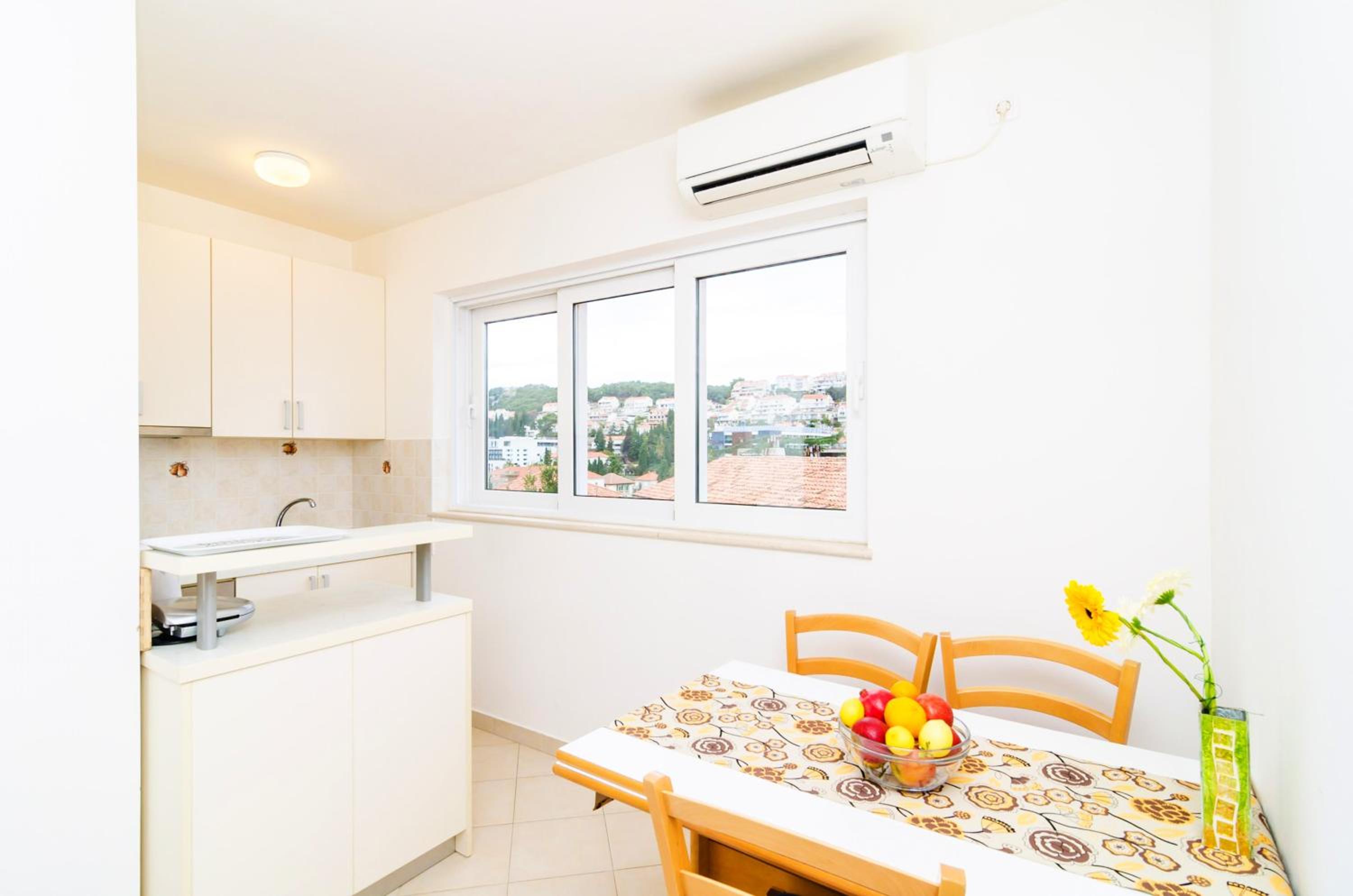 Cozy apartment in Dubrovnik 36 m² sea and garden view