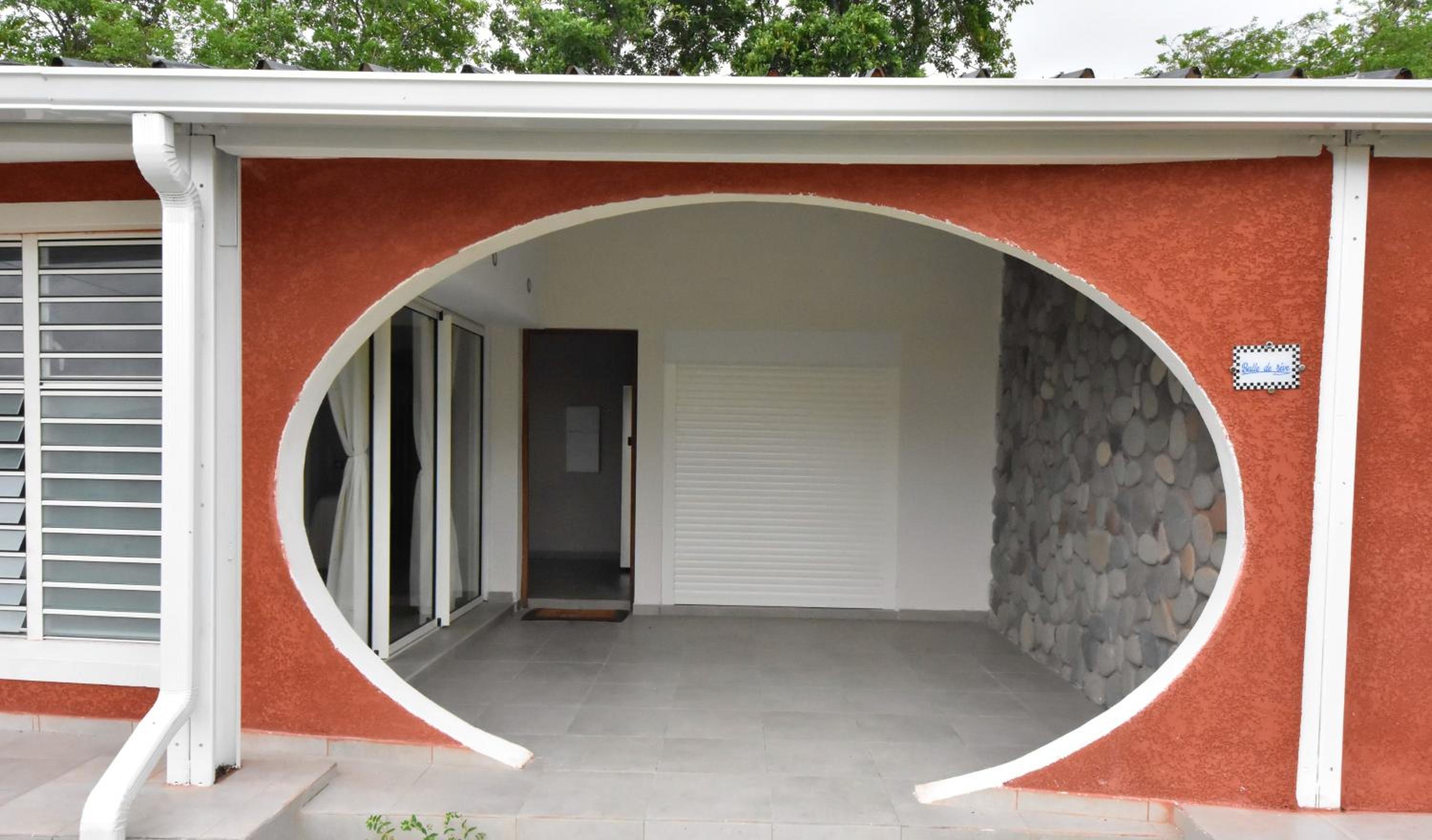 Maison de charme a Sainte Anne + Jacuzzi
