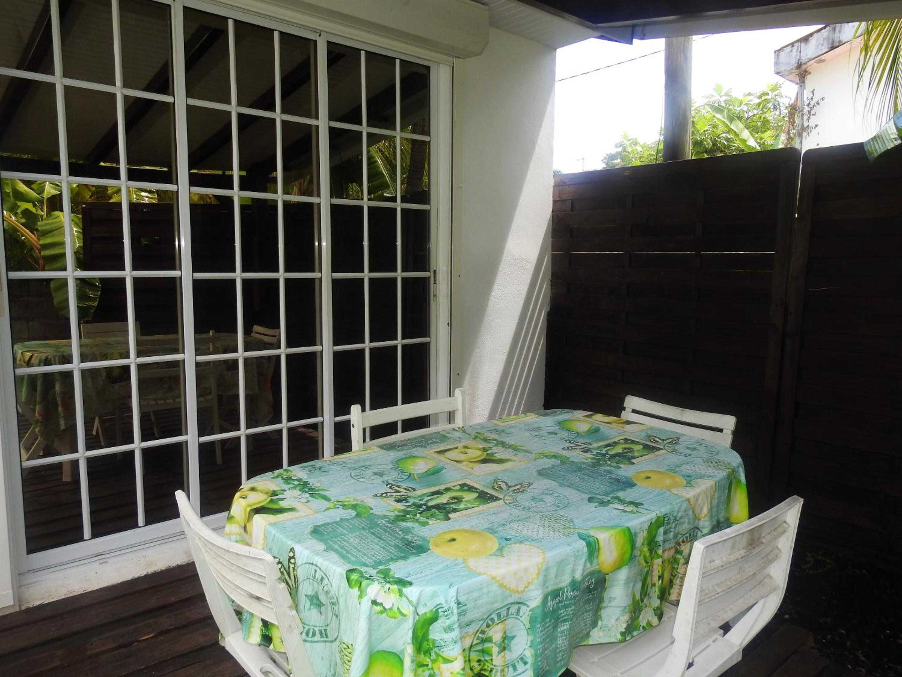 Bungalow charmant au Robert + piscine view 3