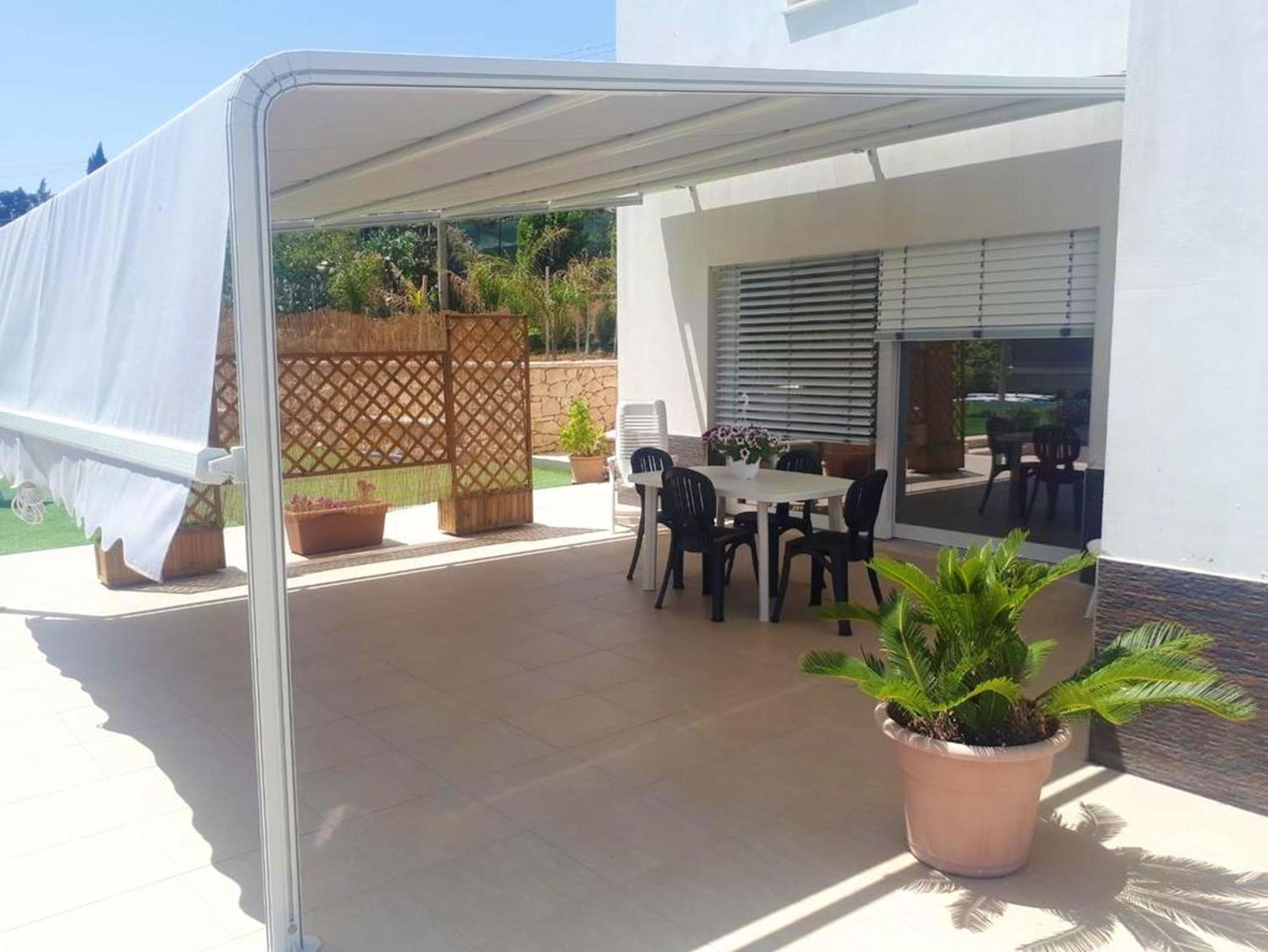 Spacious villa with sea and mountain views in Alcamo