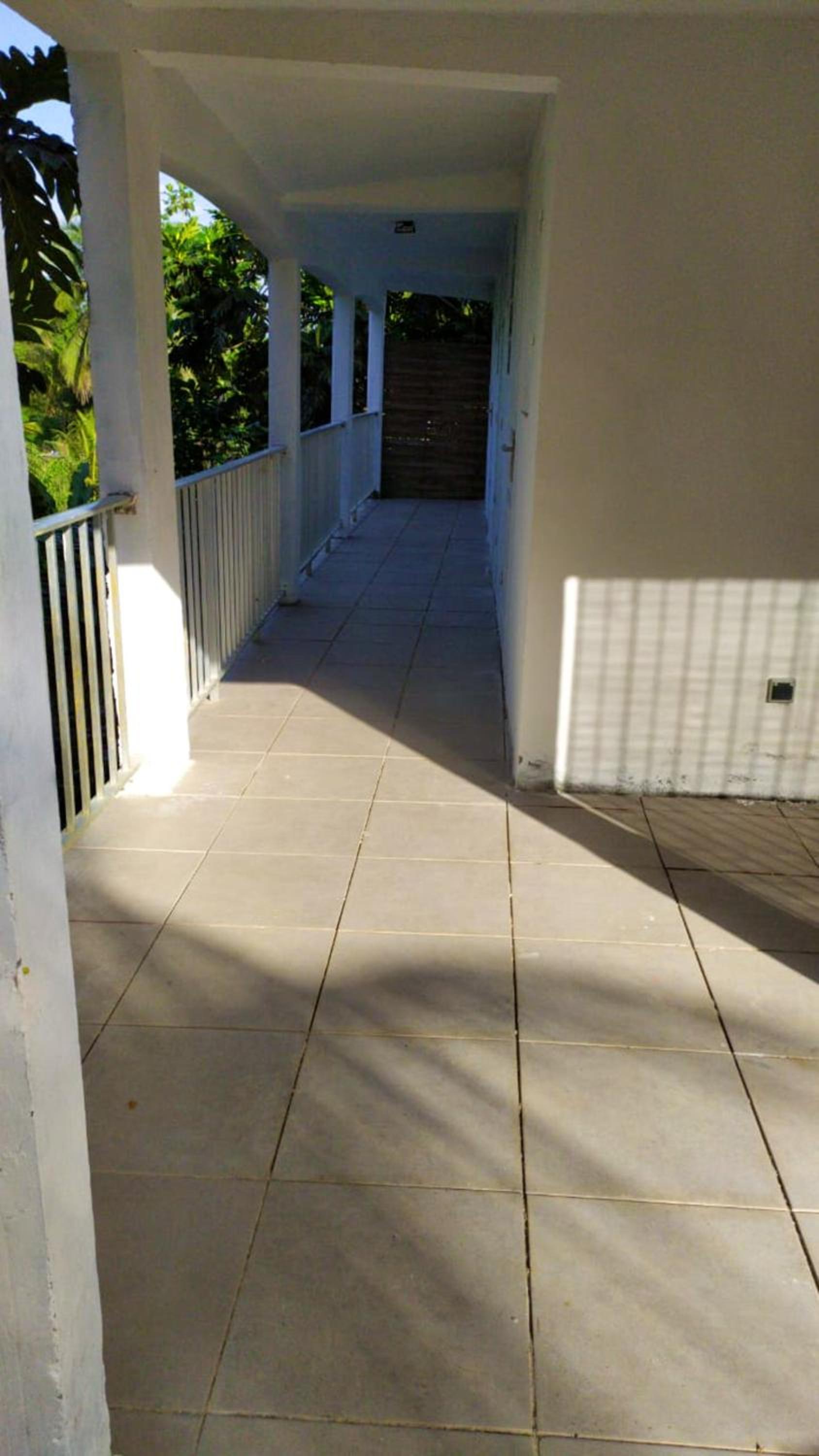 Maison de charme à Sainte-Rose avec piscine partagée