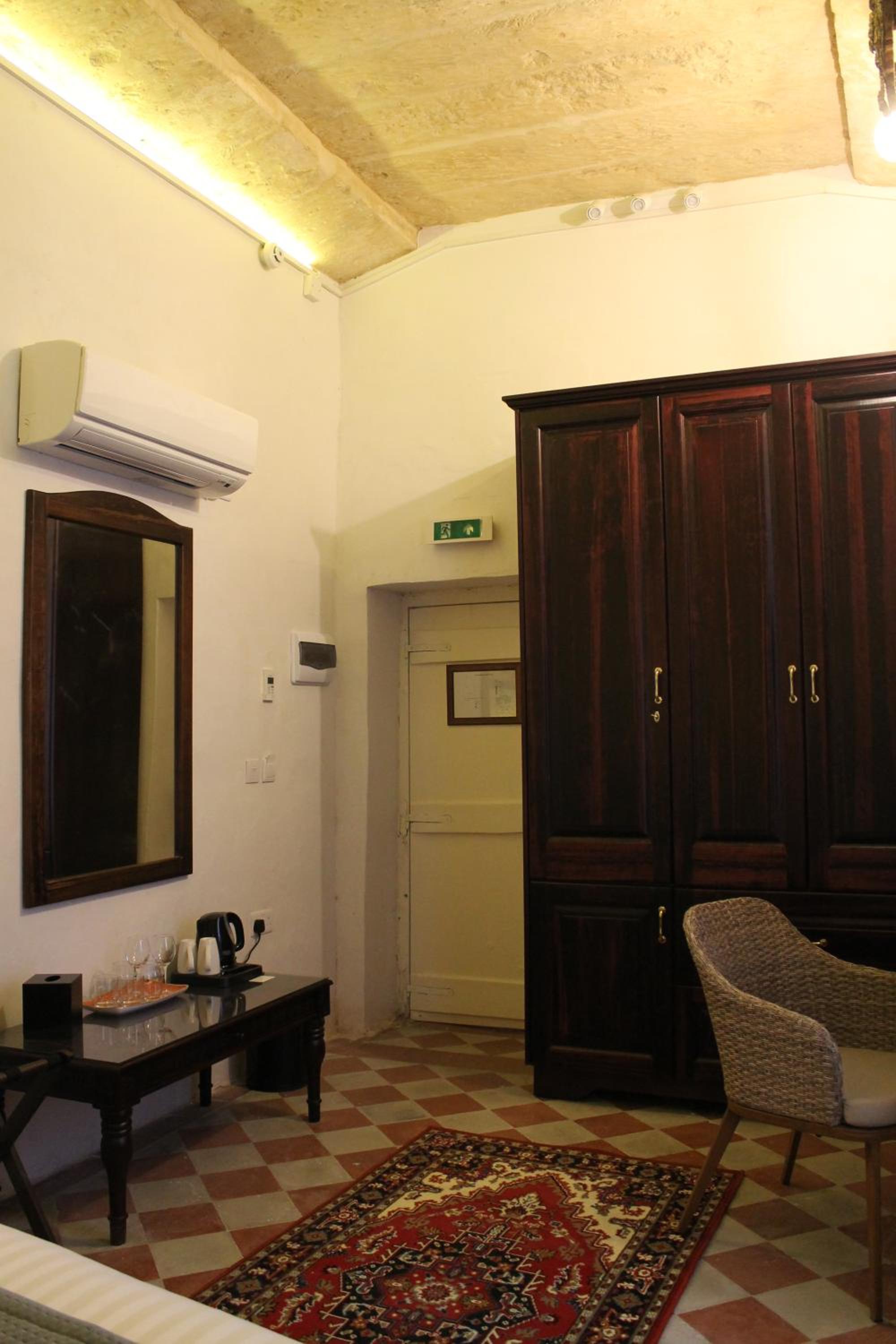 Photo 31