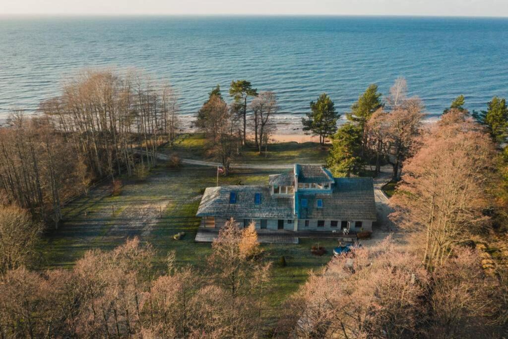 ĶURMRAGS sea side villa