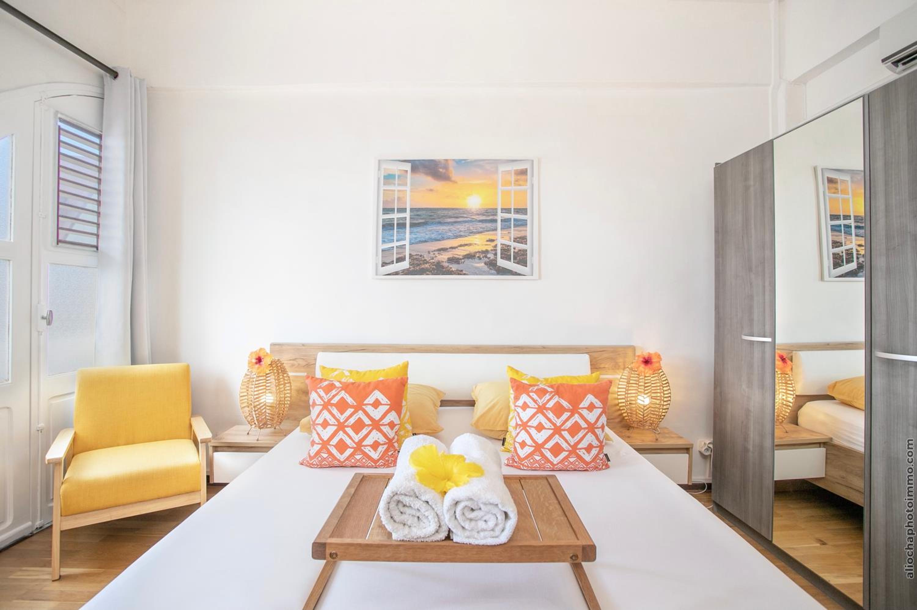 Foyal Suites