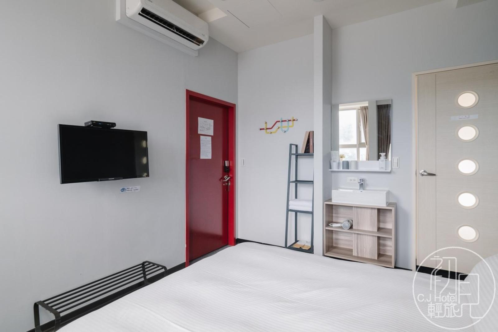 CJ Hotel
