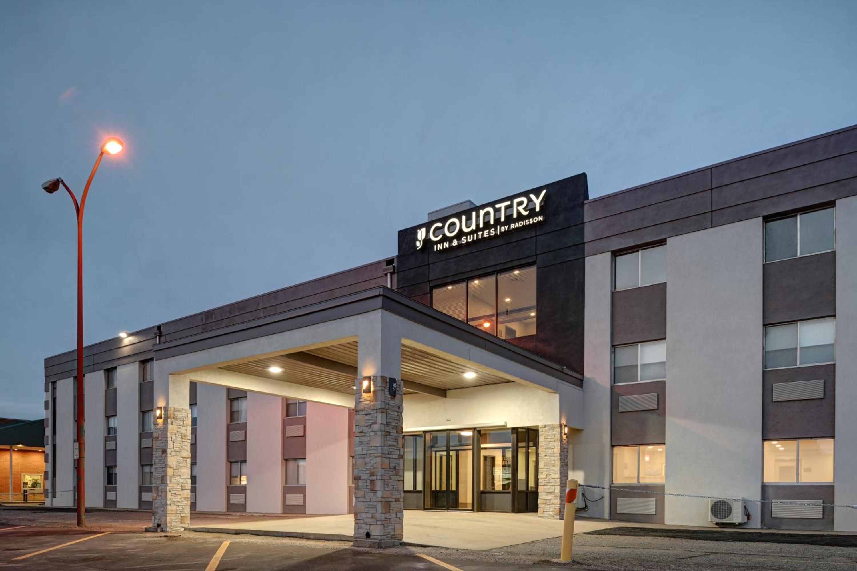 Pierre Vacations - Country Inn  Suites by Radisson, Pierre, SD - Property Image 3