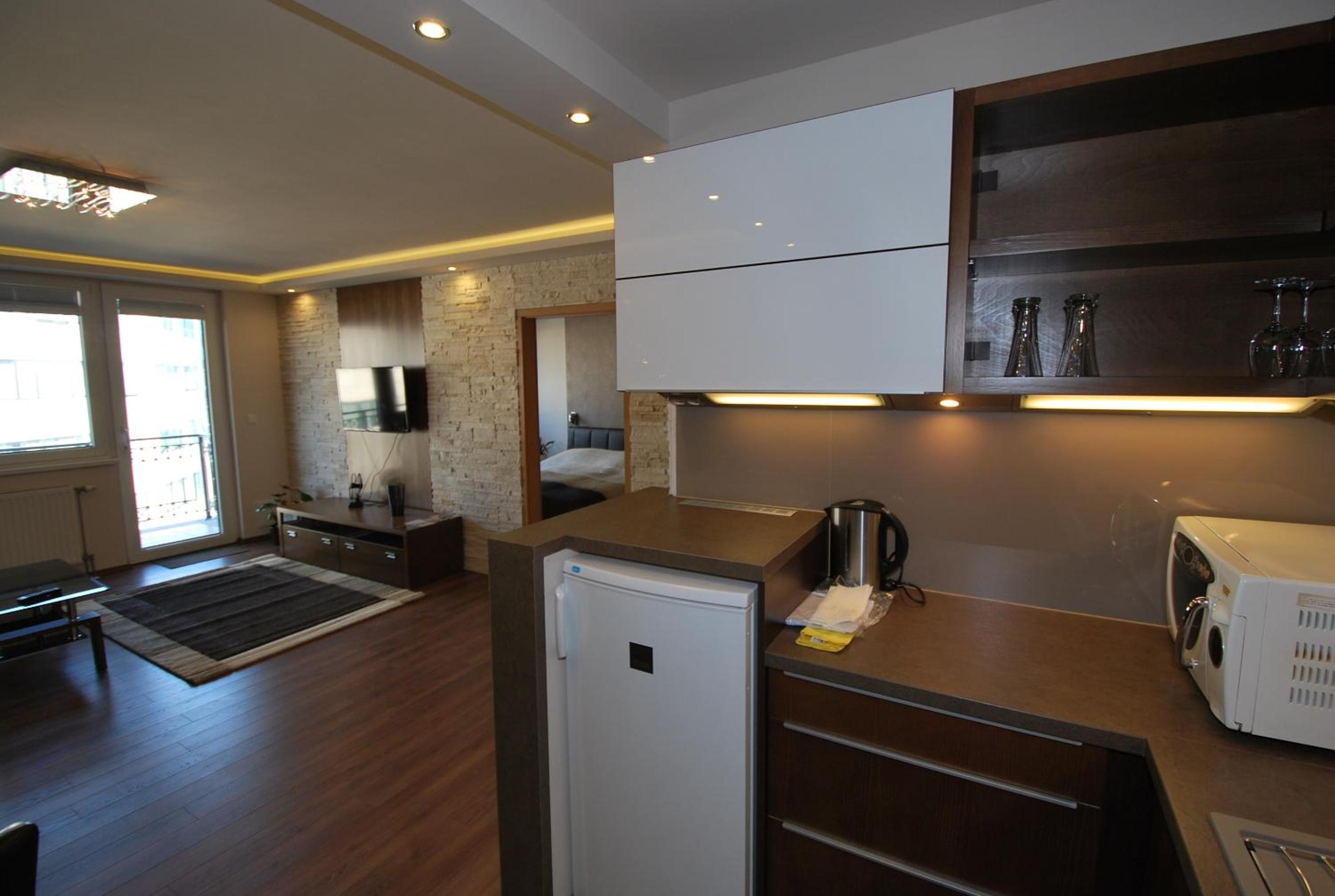 Arpad Bridge Apartments