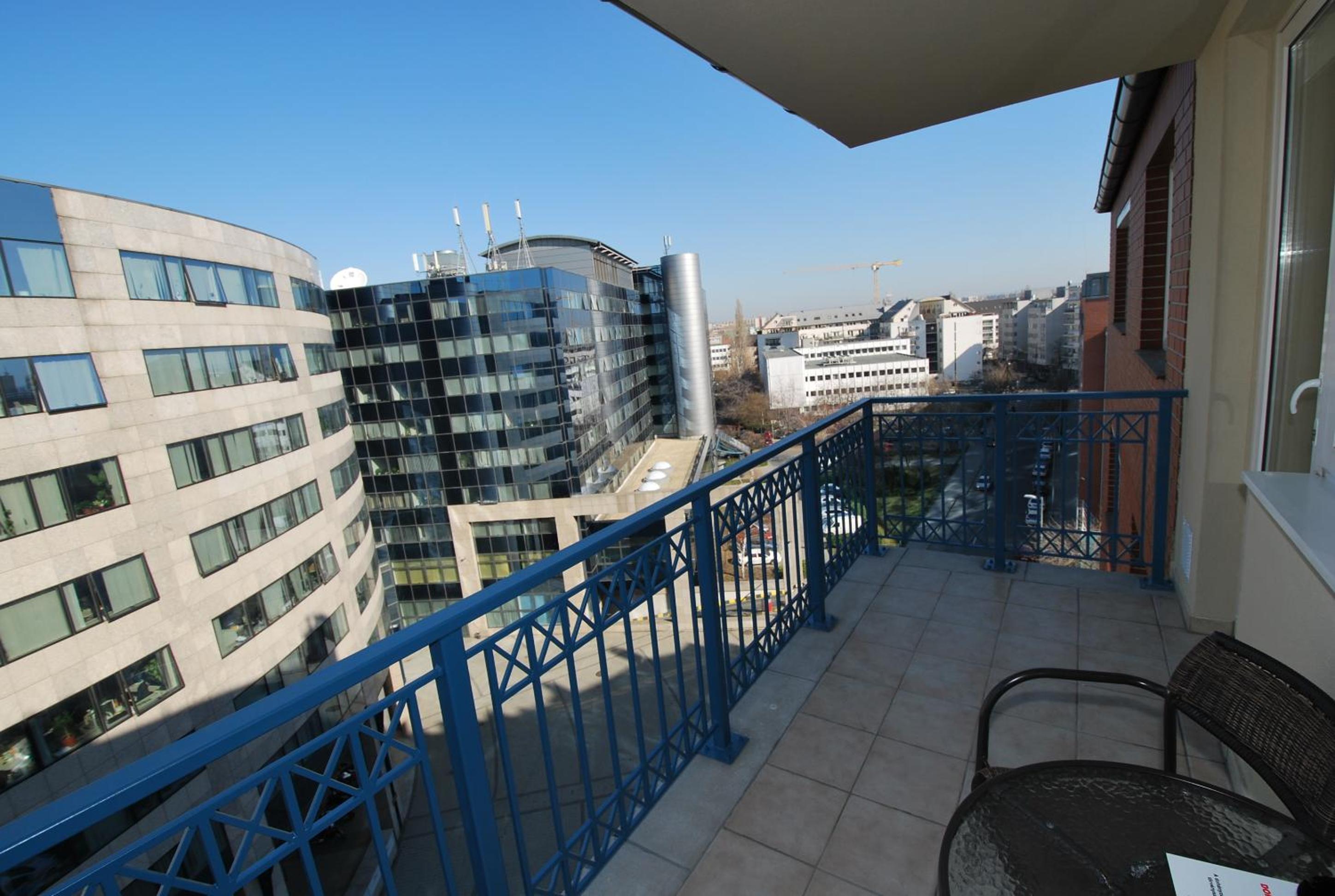 Arpad Bridge Apartments