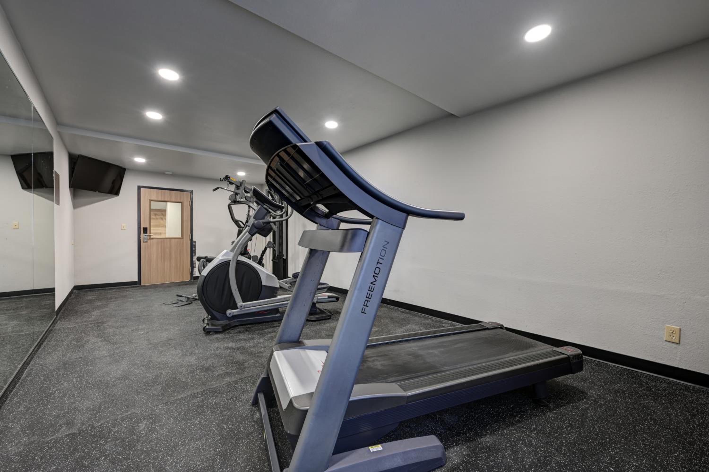 Pierre Vacations - Country Inn  Suites by Radisson, Pierre, SD - Property Image 11
