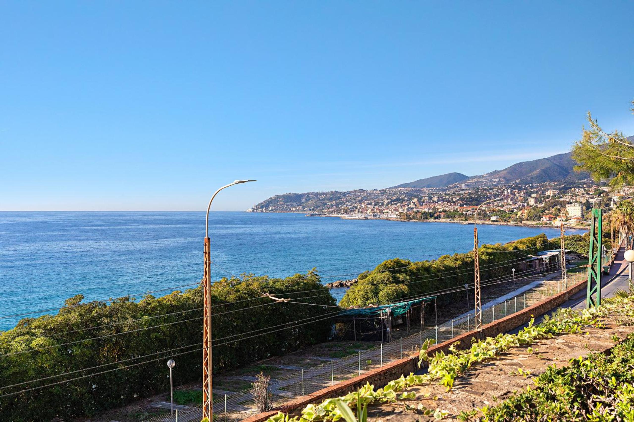La Brise Apartment by Wonderful Italy view 4