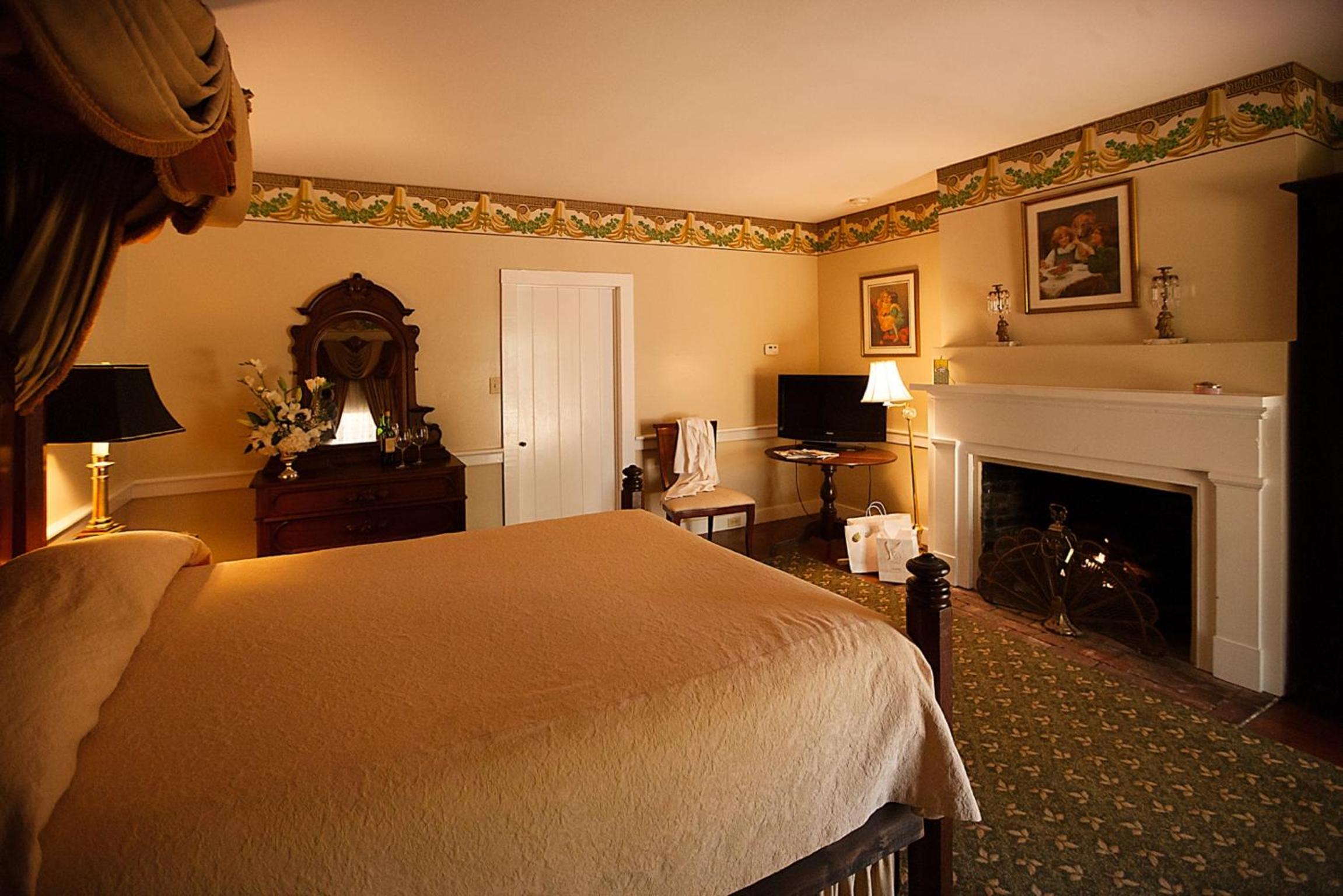 Natchez Vacations - Monmouth Historic Inn - Property Image 12