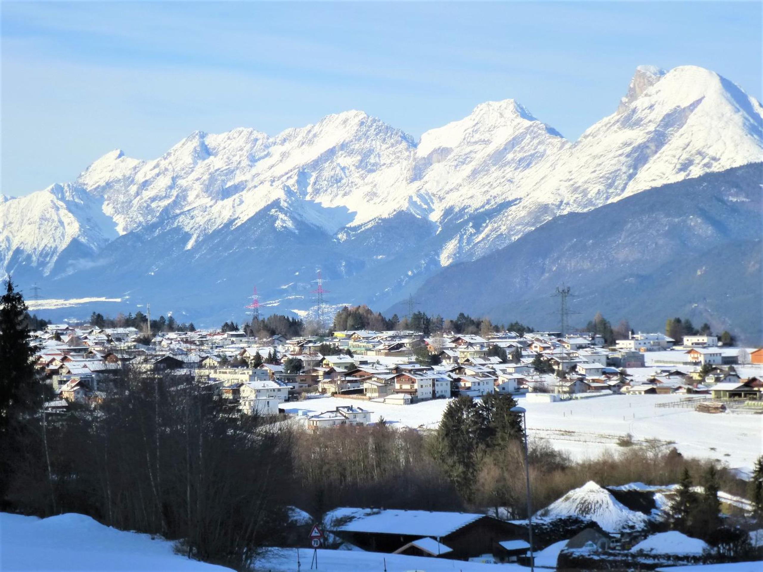 Cozy mountain view apartment with terrace and garden view 3