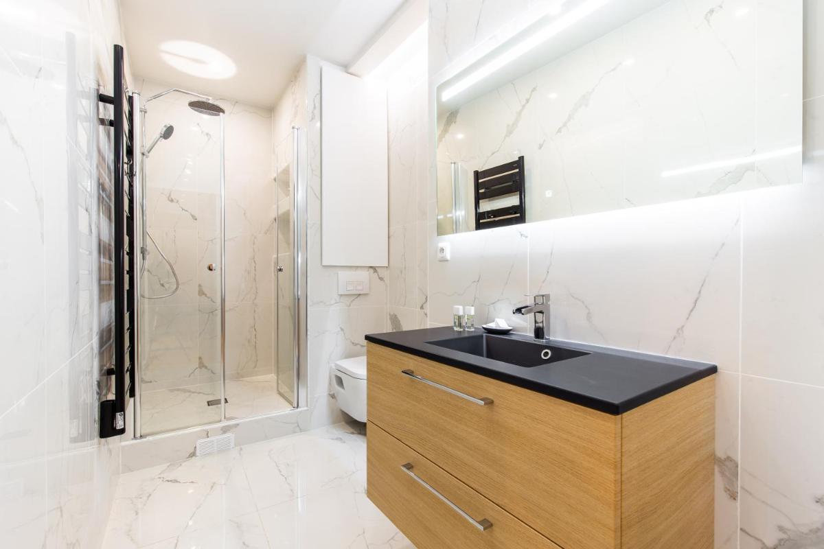 CMG-Clery - Place des Victoires