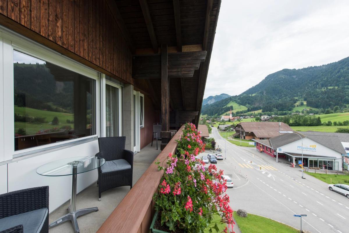 balcony