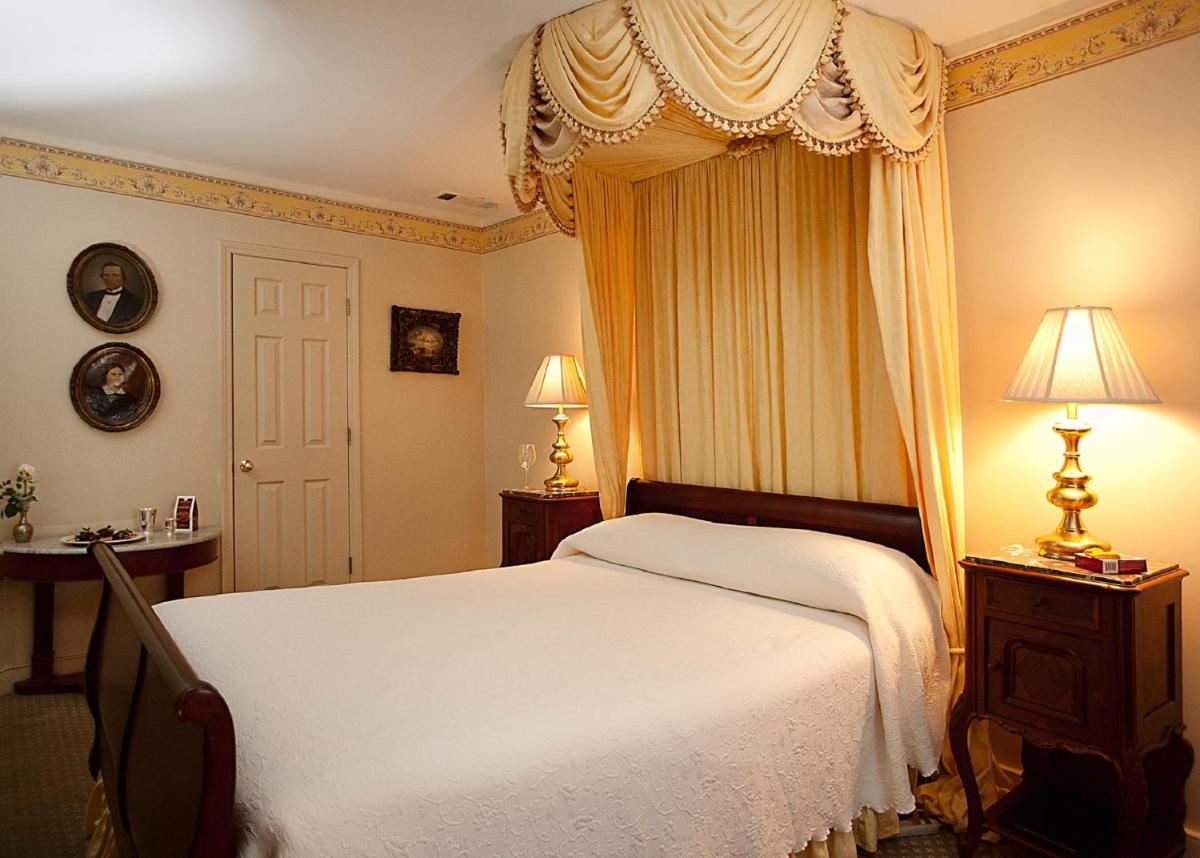 Natchez Vacations - Monmouth Historic Inn - Property Image 22
