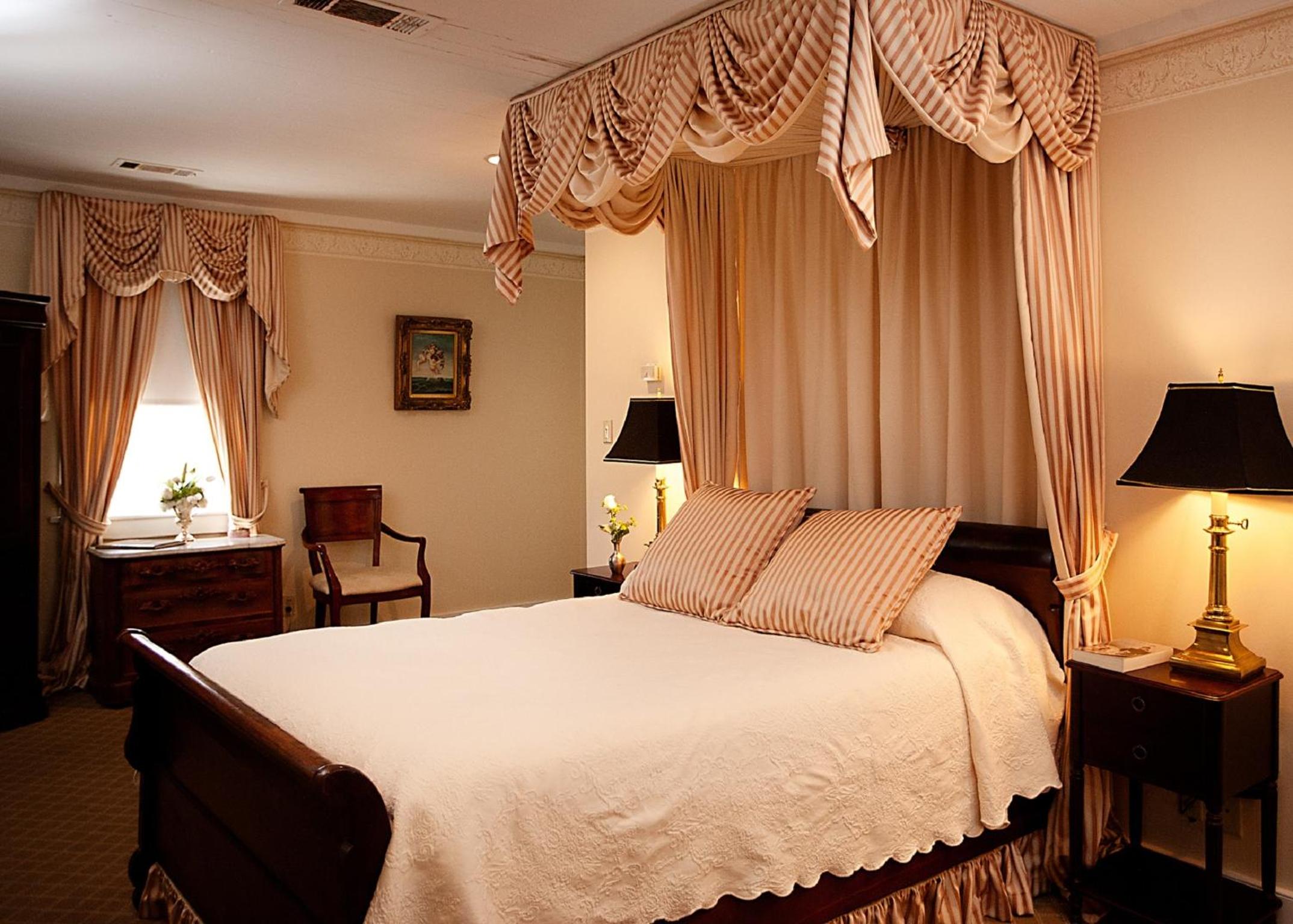 Natchez Vacations - Monmouth Historic Inn - Property Image 23