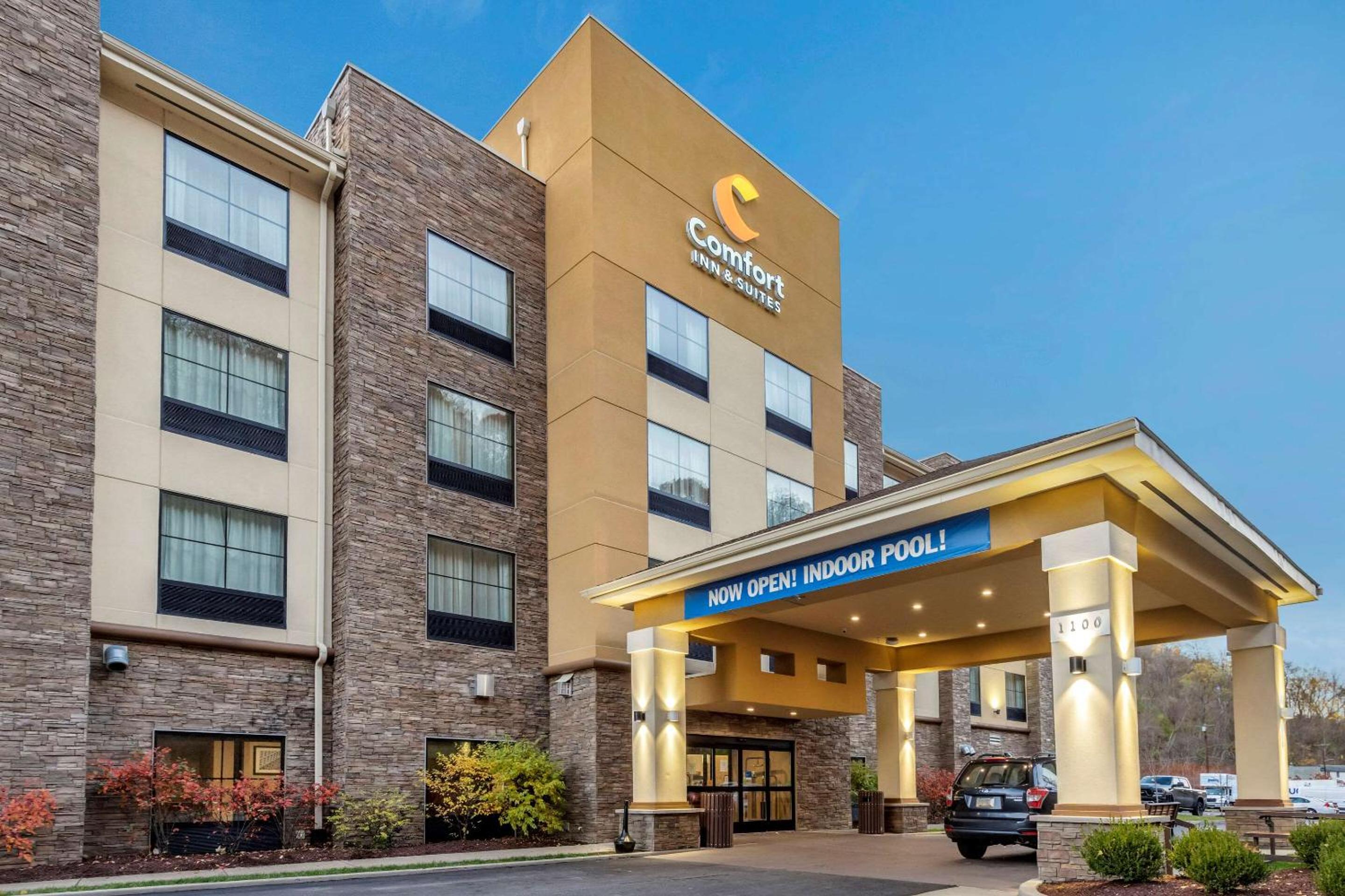 Hotel Comfort Inn & Suites Pittsburgh South - Image 1