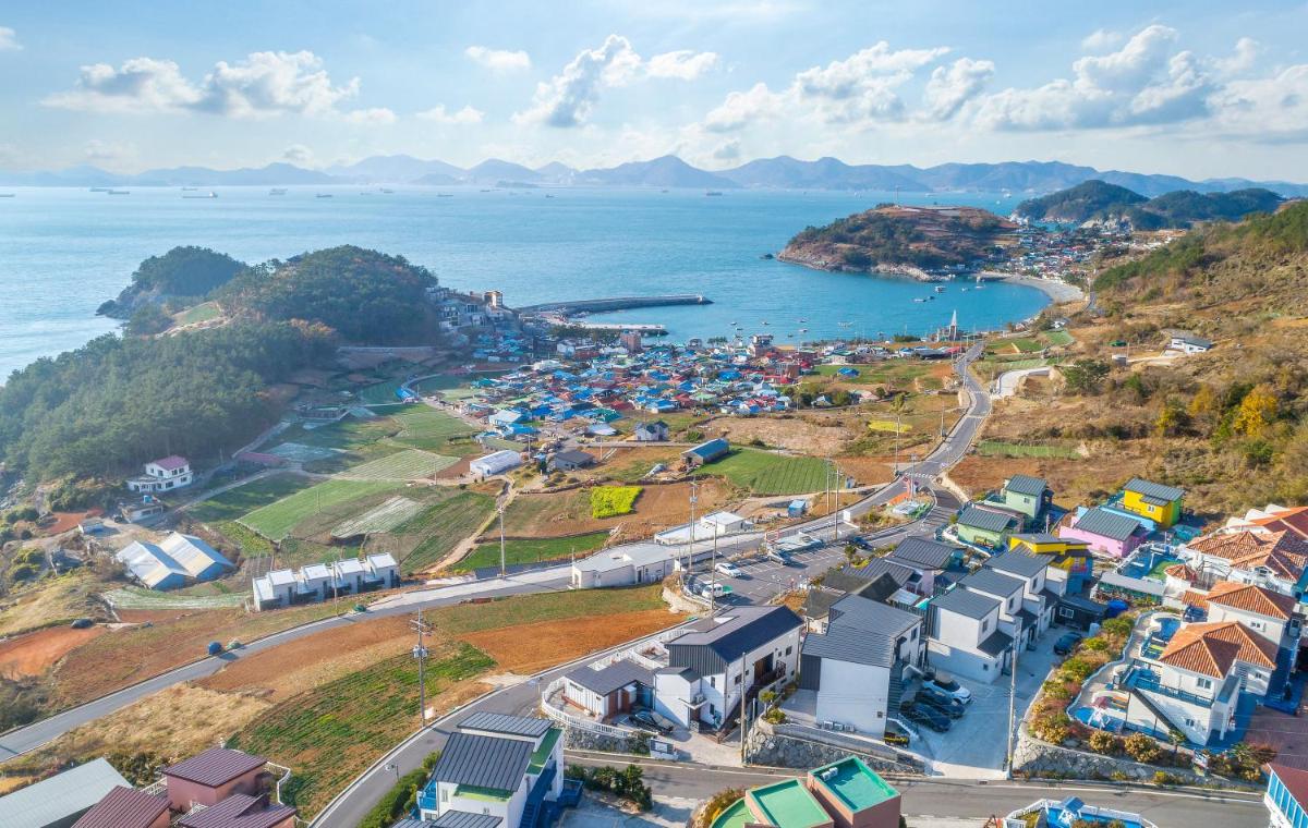 Namhae Whale's Dream