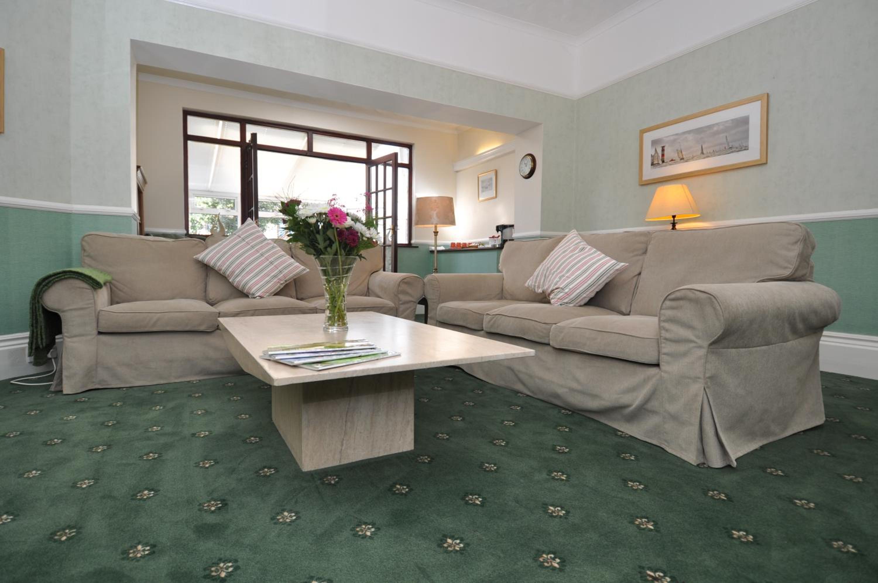 Westbury Lodge