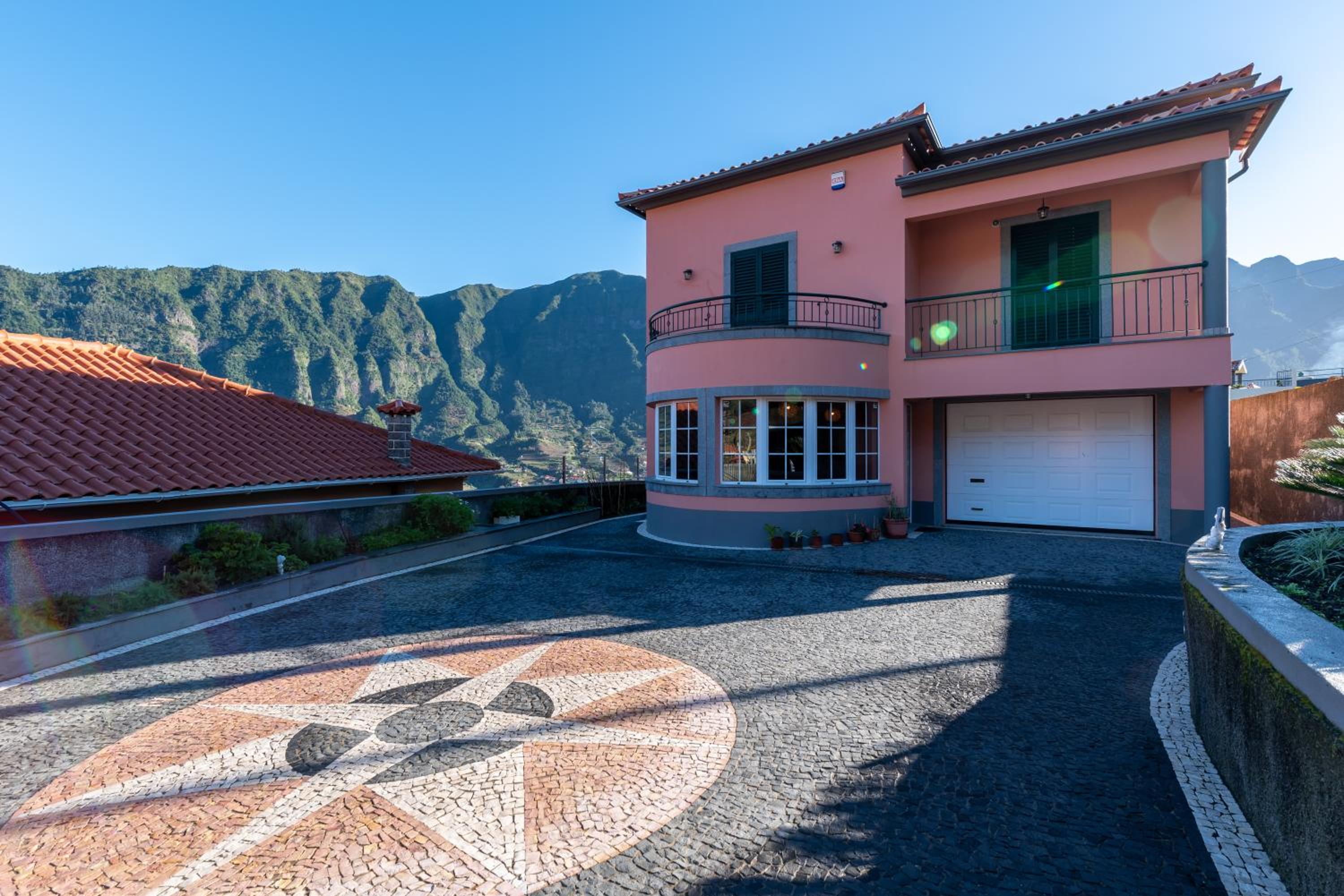 Cristina Grand view 2
