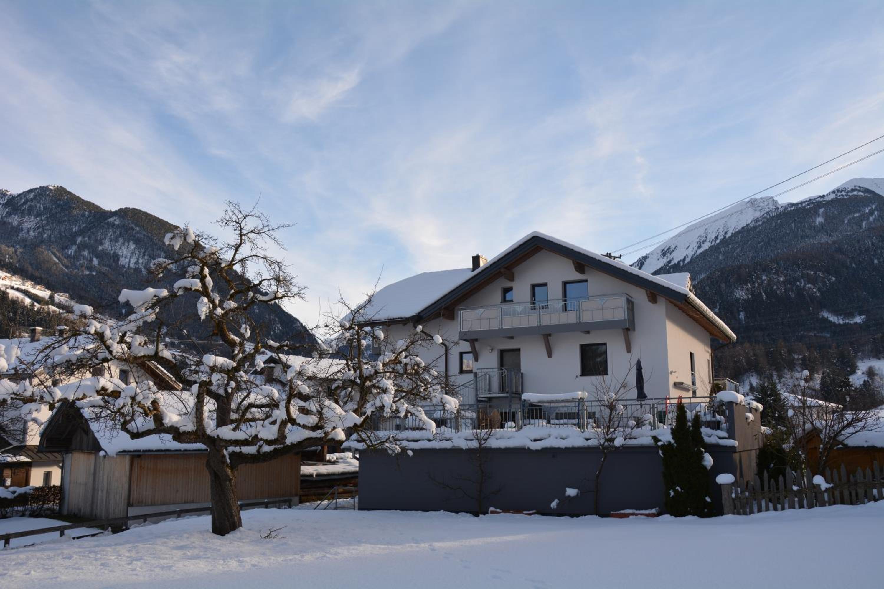 Apart Pitztalurlaub view 2