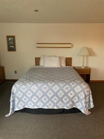 Marina Motel