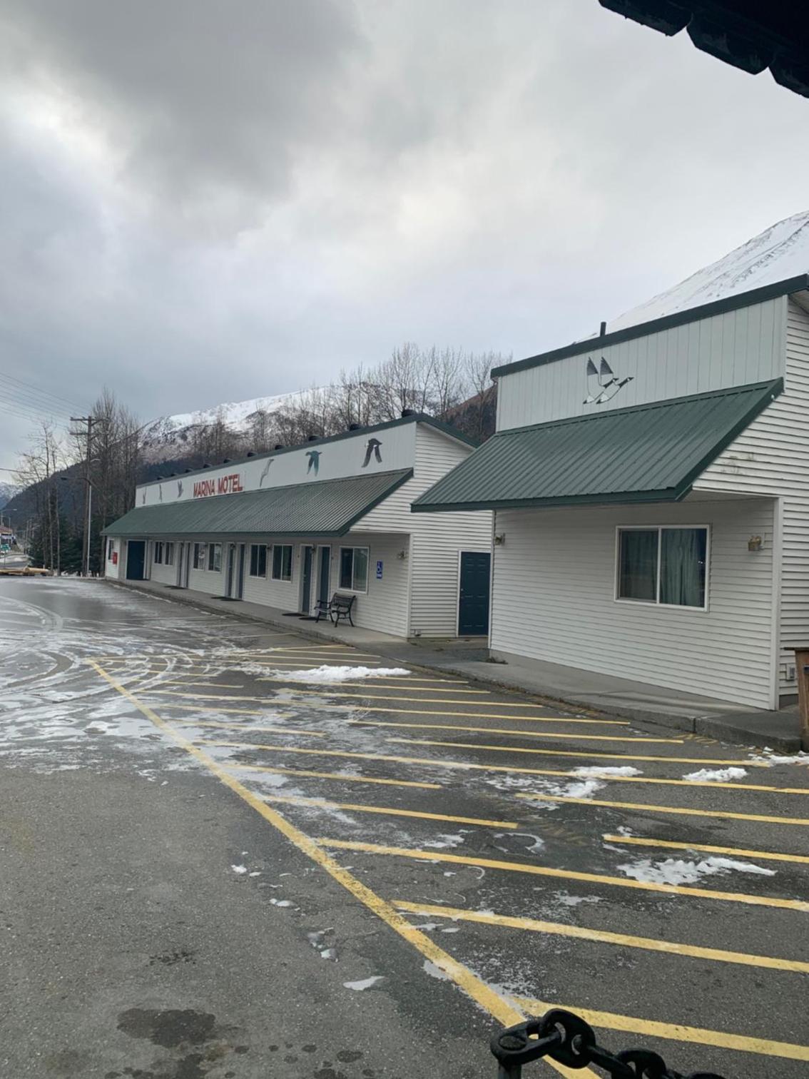 Marina Motel