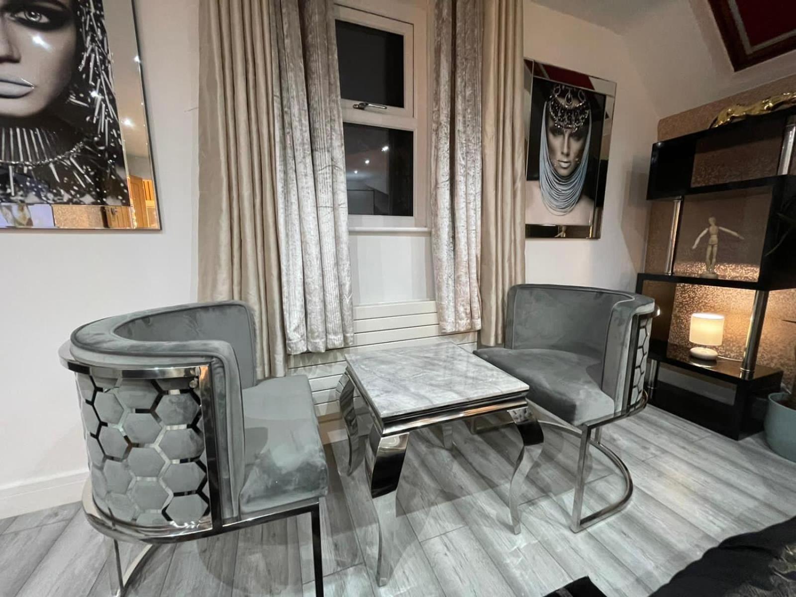 Hendham House - Near Etihad Stadium, CoOp Live Arena, AO Arena, Piccadilly Train Station & Manchester City Centre