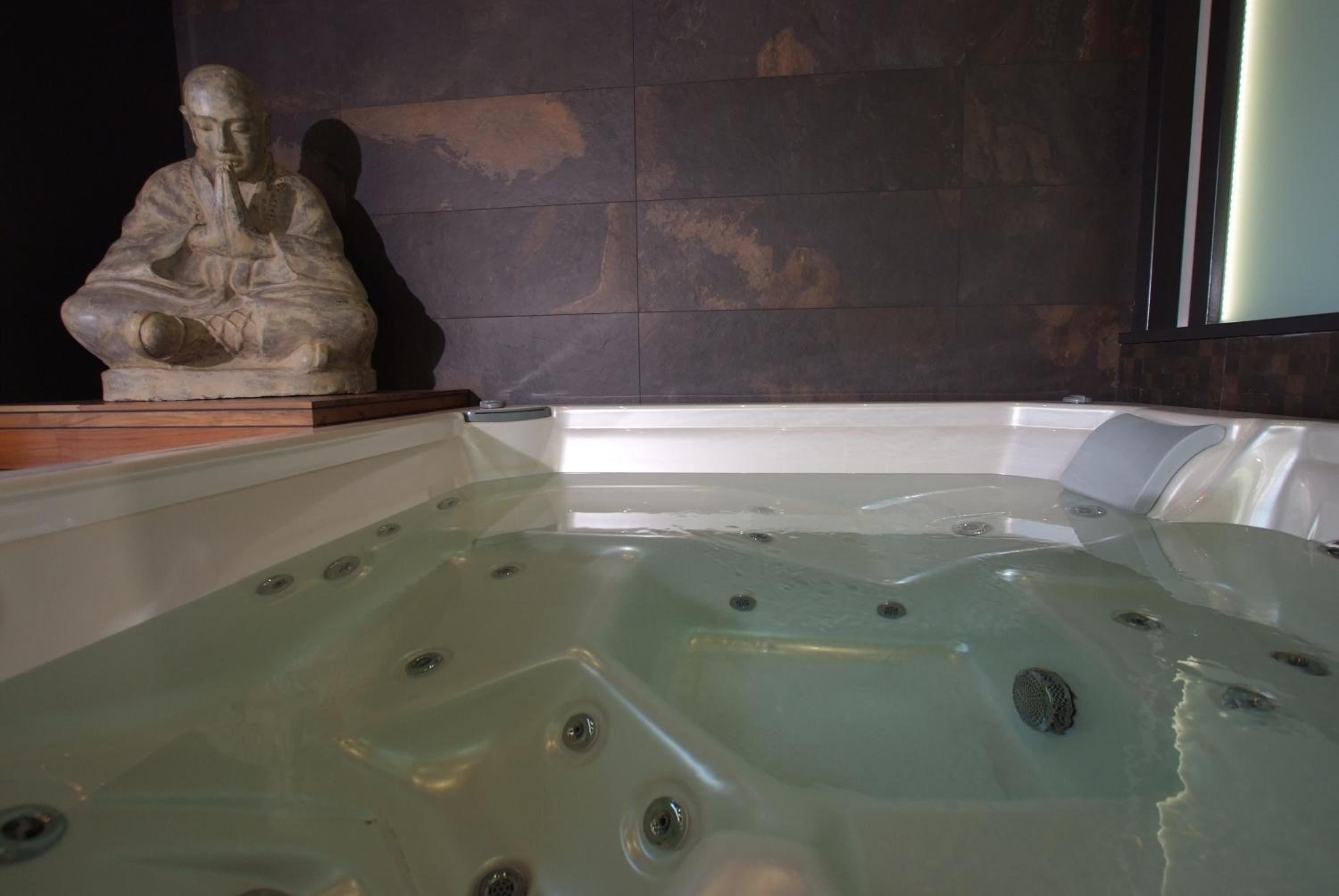 Jacuzzi