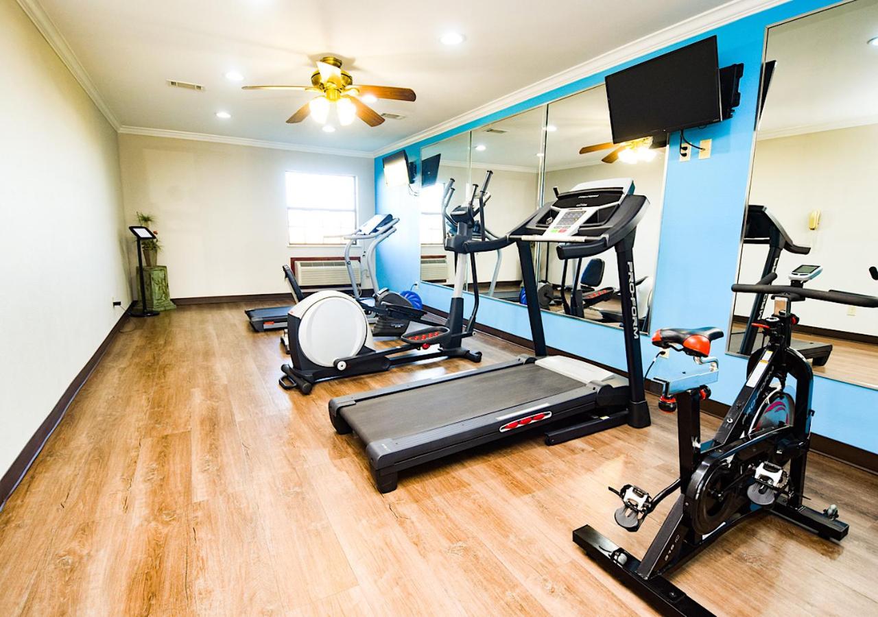 Searcy Vacations - Super 8 by Wyndham Searcy AR - Property Image 3