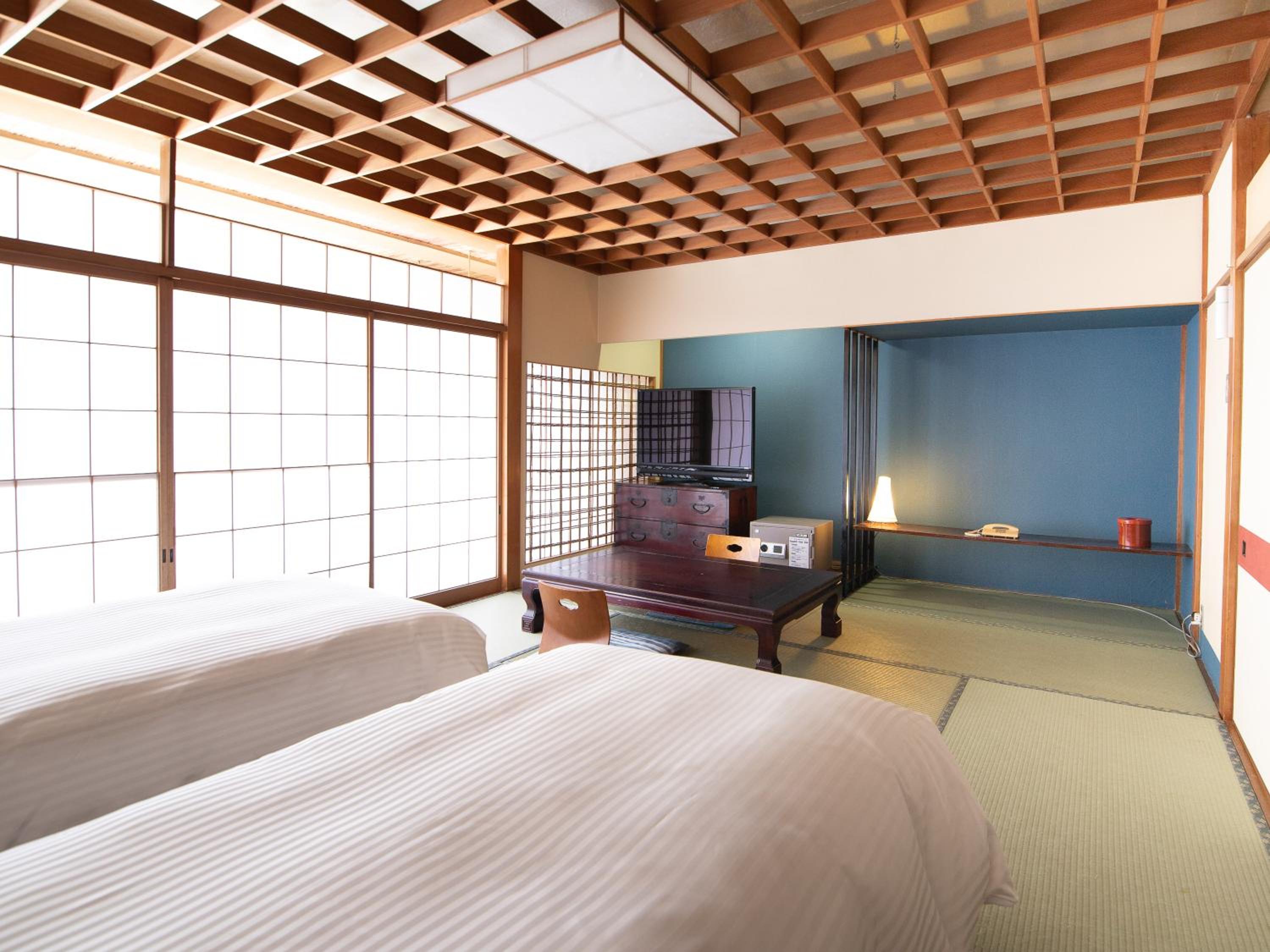 HOTEL SHIRAHAMAKAN view 4