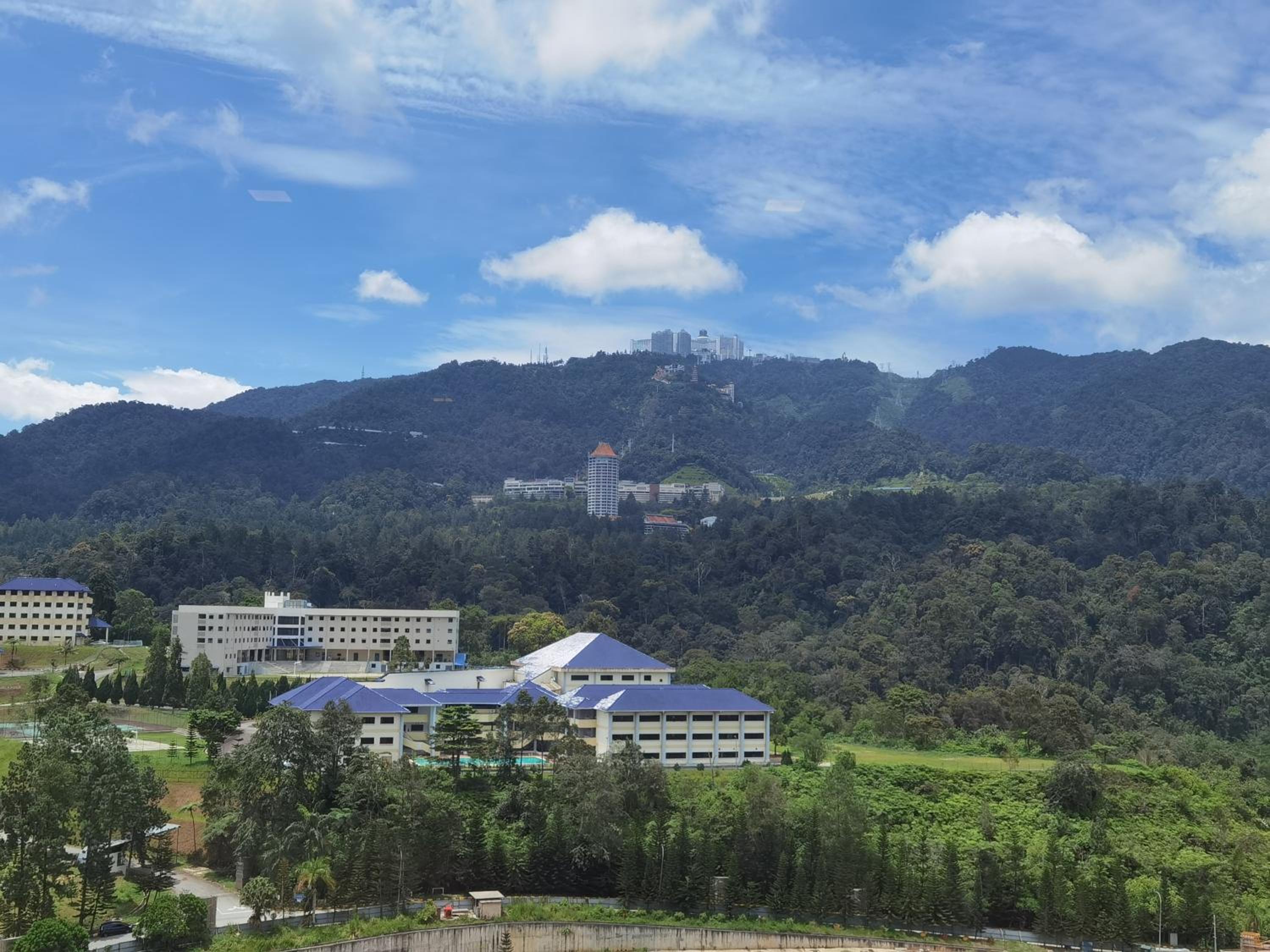 Windmill Upon Hills Luxurious Sky Villa 360 Sky Pool Heated Pool Mountainous Genting View Genting Highland by Heritage photo 5
