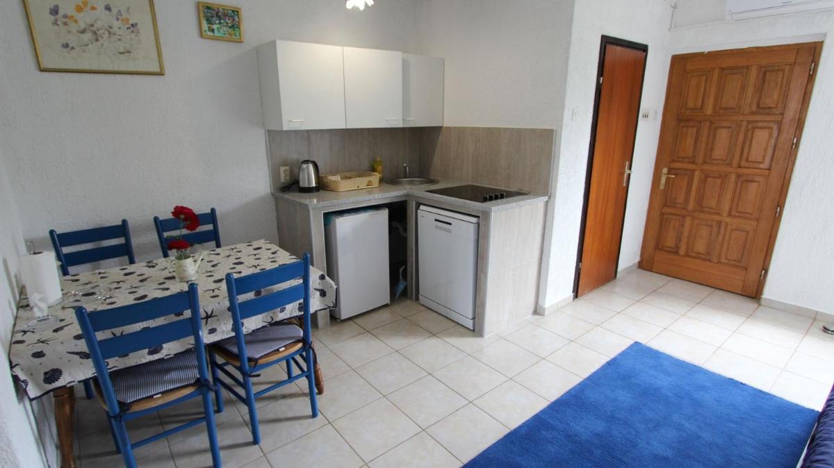 Apartments Lastavica view 4