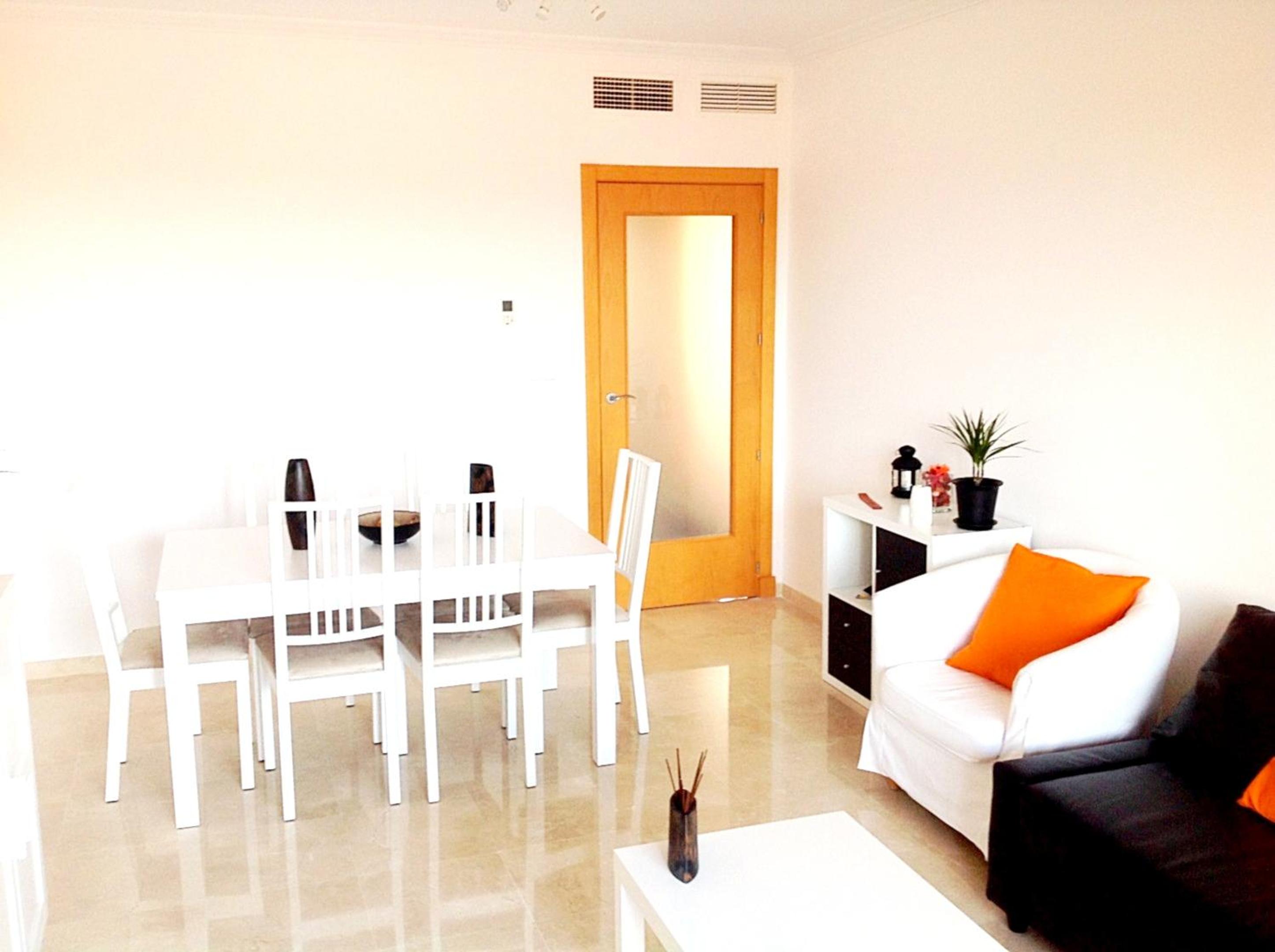 Bright apartment with sea view in Casares, 96 m², pool view 3