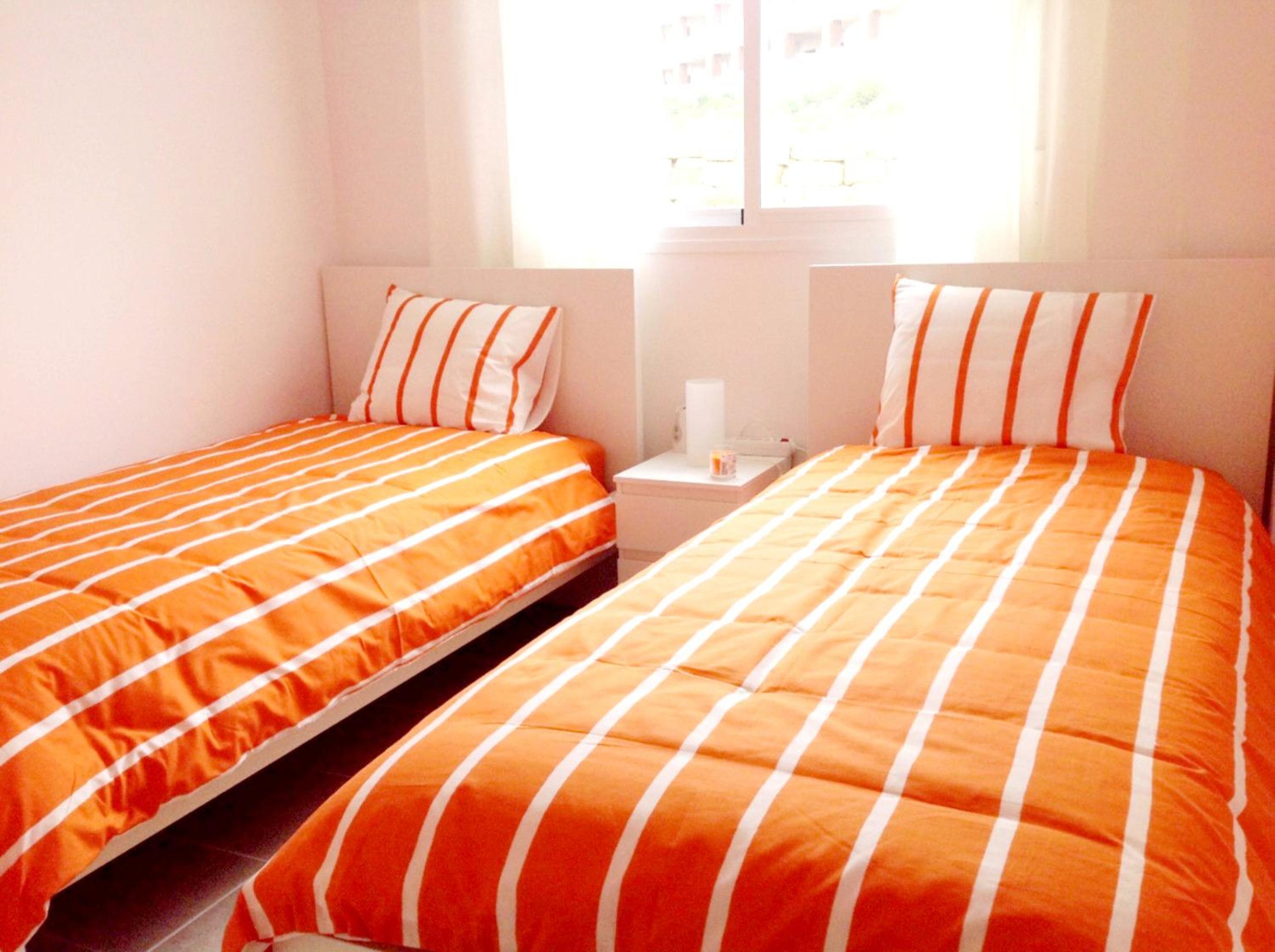 Bright apartment with sea view in Casares, 96 m², pool view 2