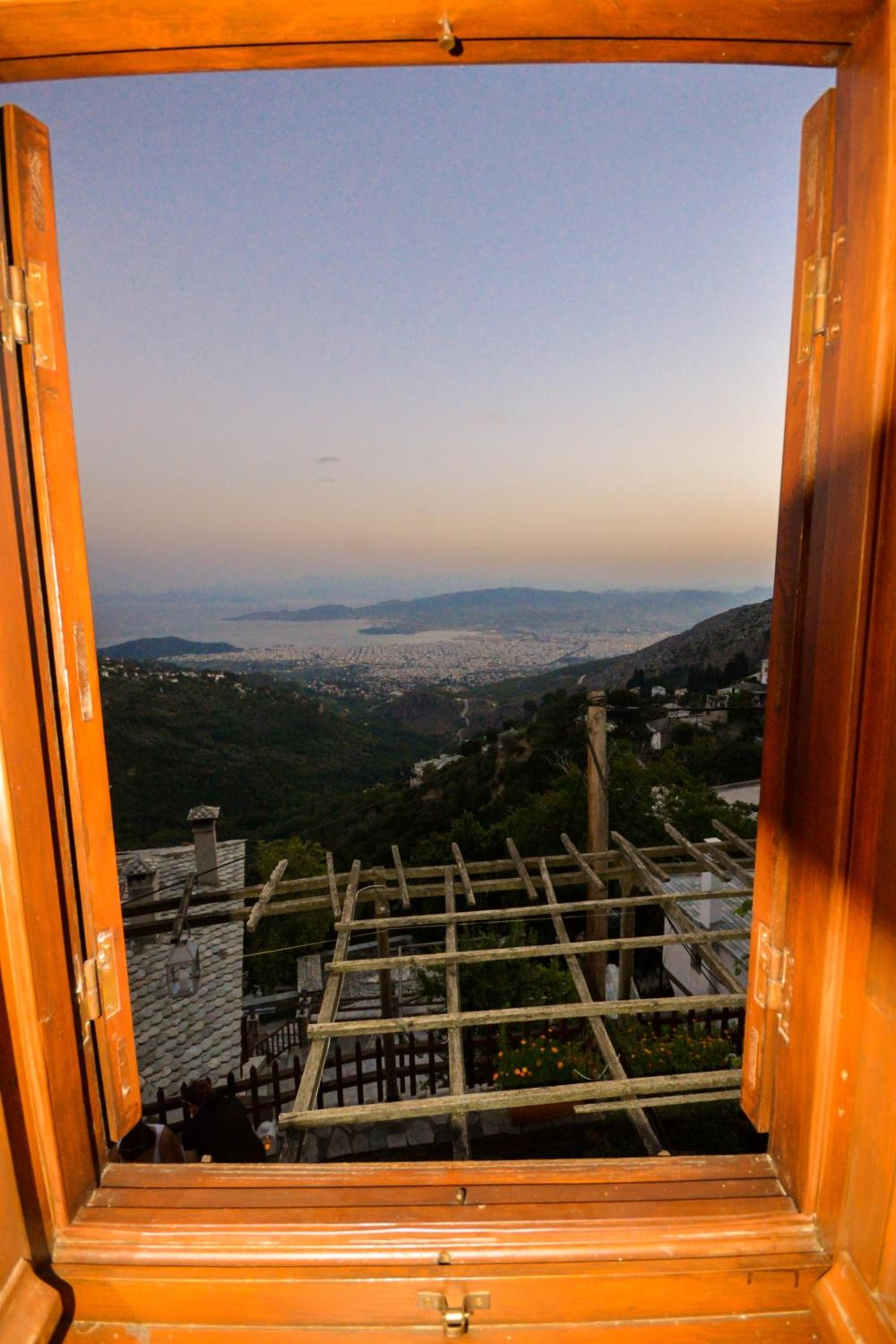 Spacious house with sea view in Volos