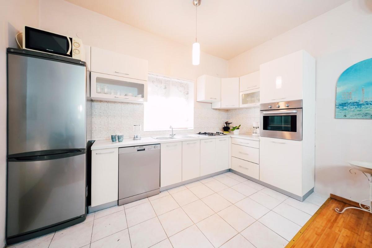 3 bedrooms appartement at Ljubac 300 m away from the beach with sea view shared pool and furnished garden