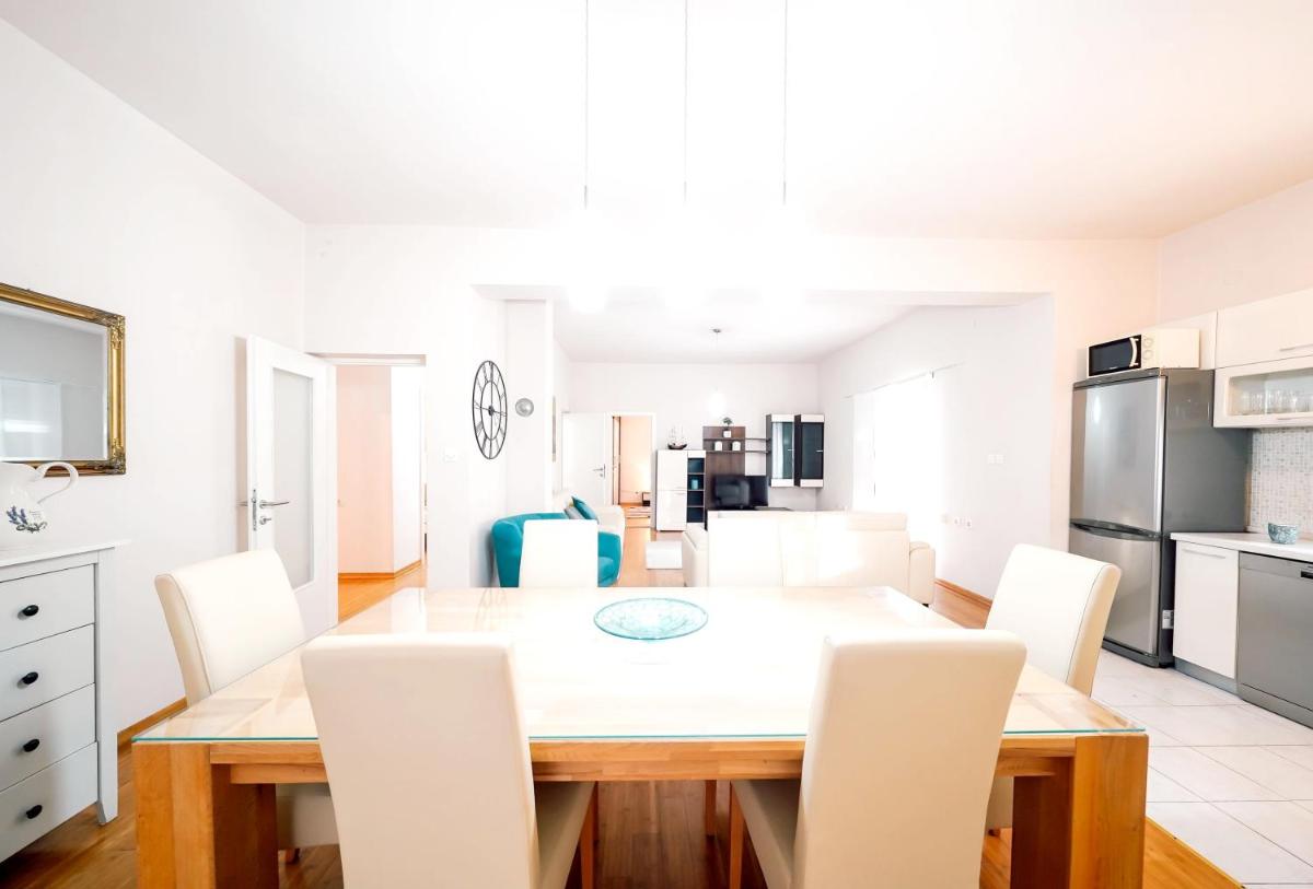 3 bedrooms appartement at Ljubac 300 m away from the beach with sea view shared pool and furnished garden