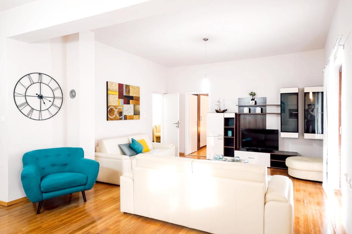 3 bedrooms appartement at Ljubac 300 m away from the beach with sea view shared pool and furnished garden
