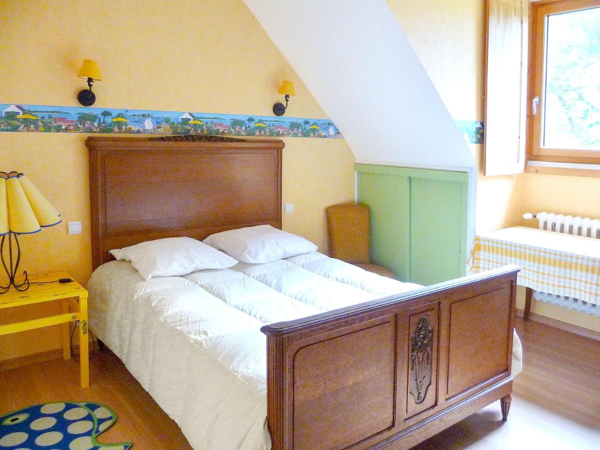 Maison de 4 chambres avec jardin amenage a Plougrescant a 2 km de la plage view 3
