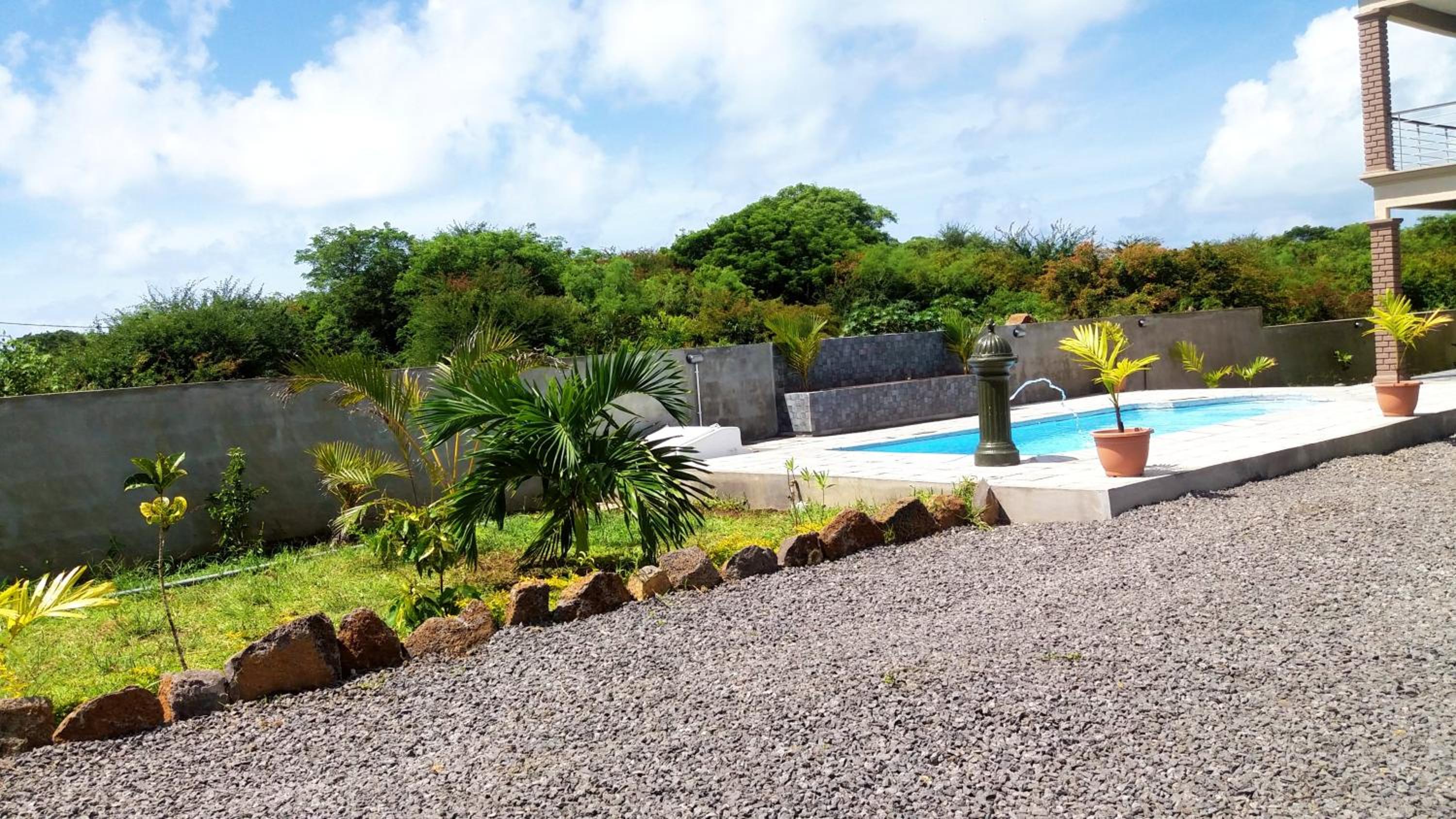 Luxurious Villa in Pereybere with Pool