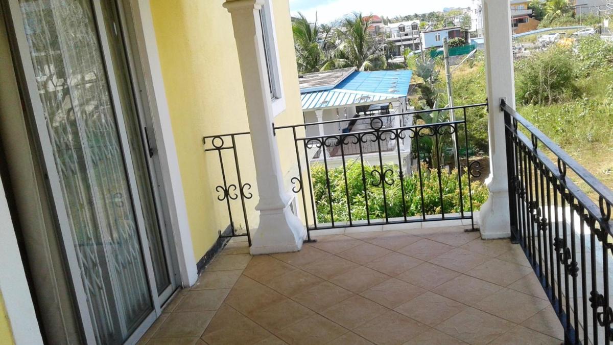 3 bedrooms appartement at Trou aux Biches 250 m away from the beach with sea view garden and wifi